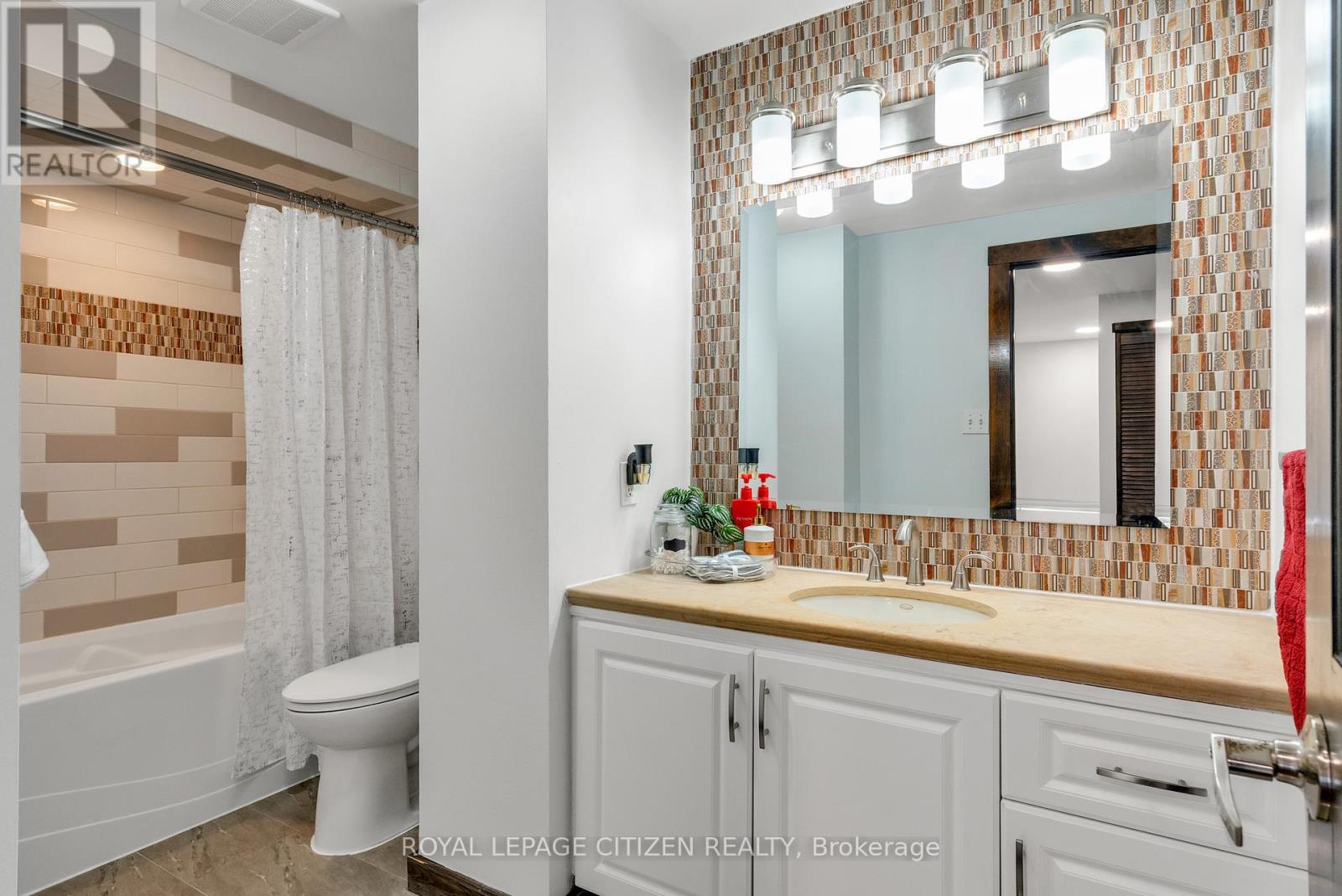 7567 Wildfern Drive, Mississauga (Malton), Ontario  L4T 3P7 - Photo 25 - W12449566