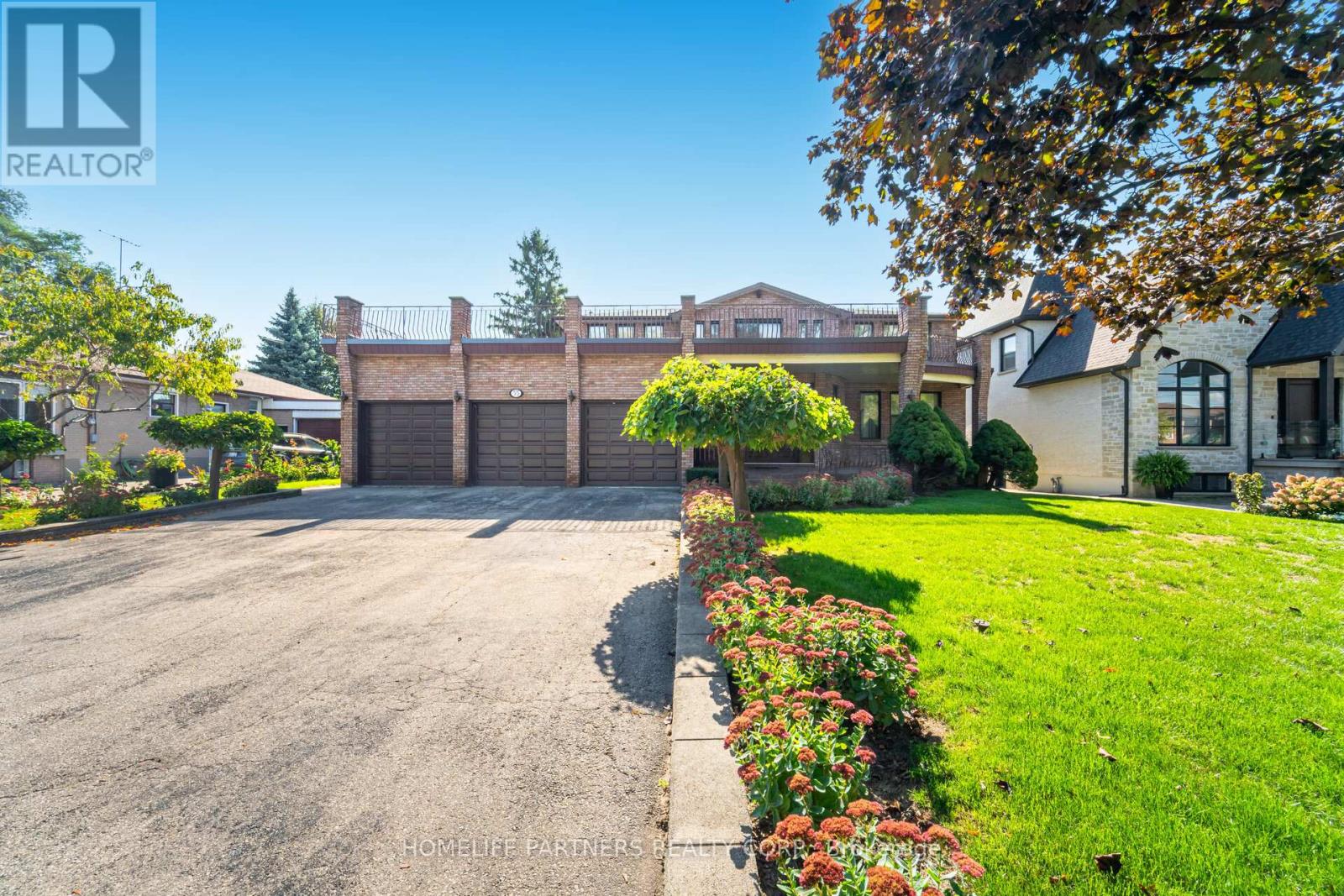 55 Wallasey Avenue, Toronto (Humberlea-Pelmo Park), Ontario  M9M 1E1 - Photo 2 - W12449591