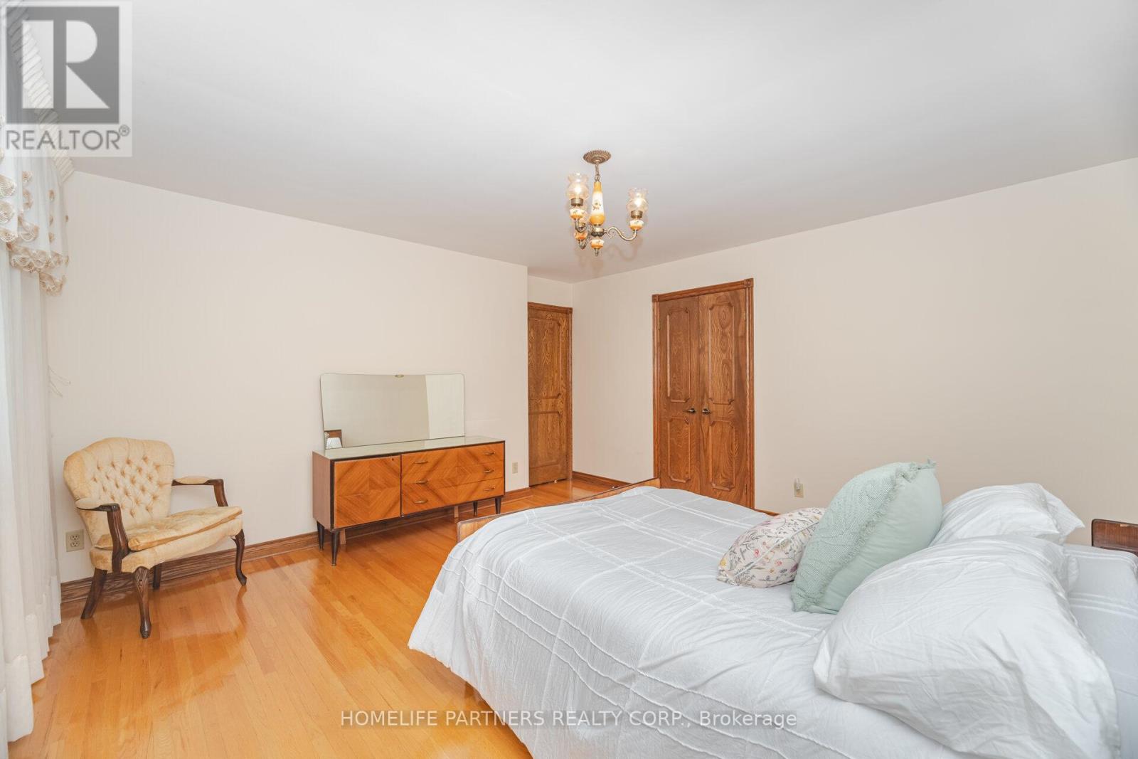 55 Wallasey Avenue, Toronto (Humberlea-Pelmo Park), Ontario  M9M 1E1 - Photo 30 - W12449591