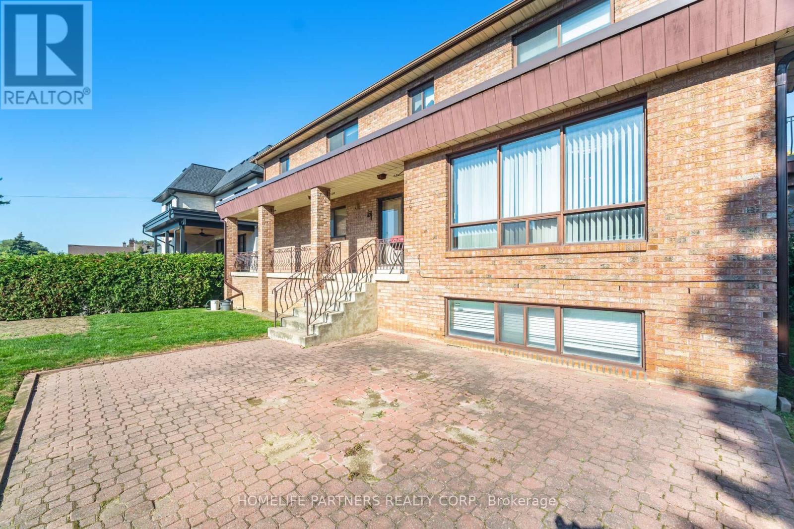 55 Wallasey Avenue, Toronto (Humberlea-Pelmo Park), Ontario  M9M 1E1 - Photo 47 - W12449591