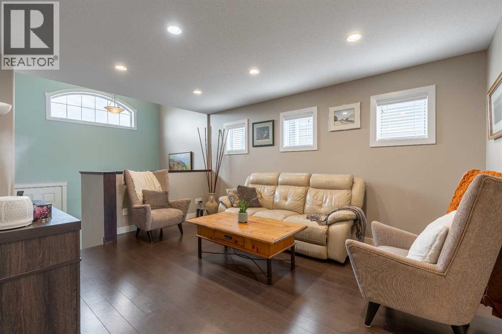 222 Firelight Crescent W, Lethbridge, Alberta  T1J 4W1 - Photo 4 - A2260884