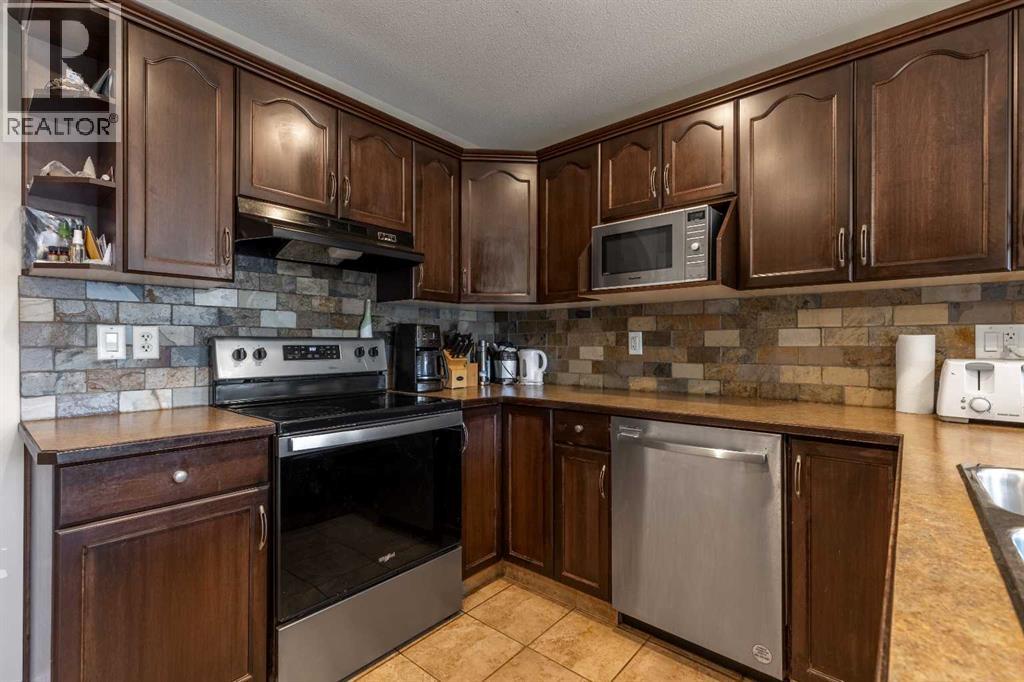 222 Firelight Crescent W, Lethbridge, Alberta  T1J 4W1 - Photo 8 - A2260884