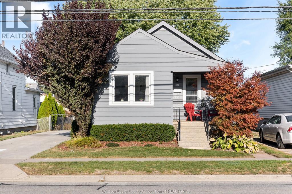 MLS# 25025553: 376 LAUZON, Windsor, Canada