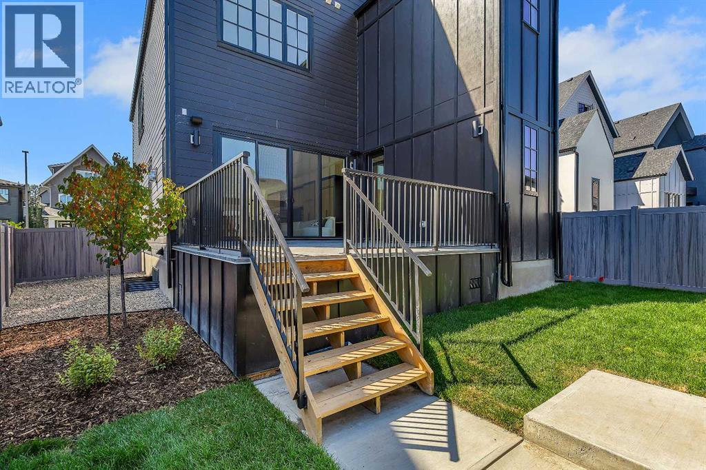 330 Normandy Drive Sw, Calgary, Alberta  T3E 7J6 - Photo 4 - A2235923