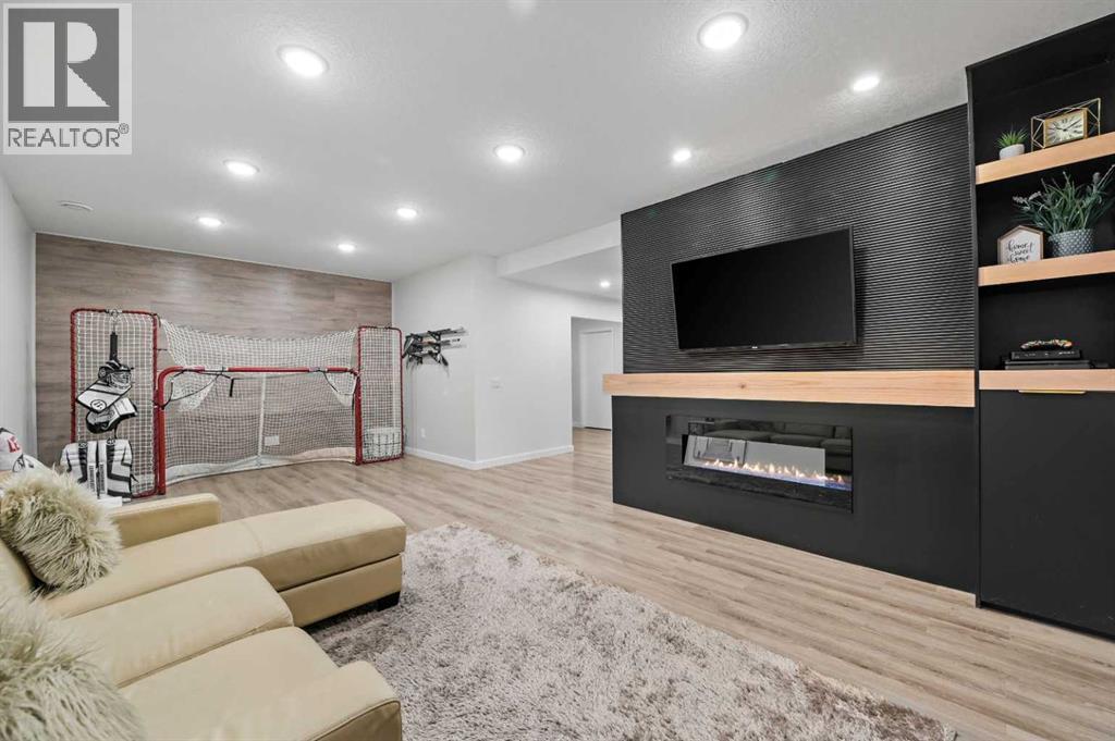 21 Cougar Ridge Close Sw, Calgary, Alberta  T3H 0V4 - Photo 24 - A2261331