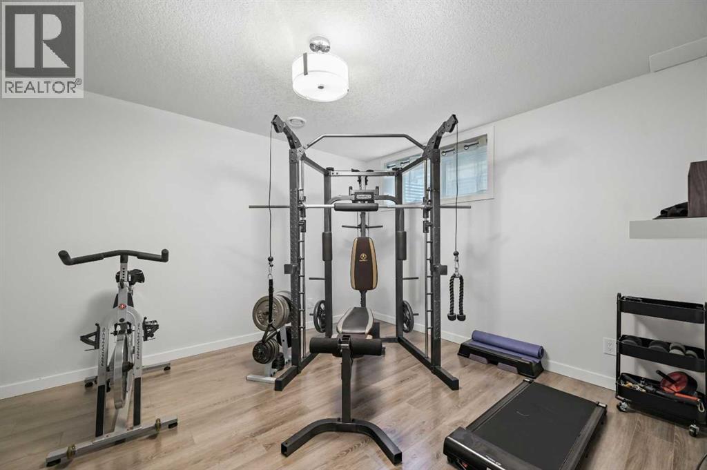 21 Cougar Ridge Close Sw, Calgary, Alberta  T3H 0V4 - Photo 27 - A2261331