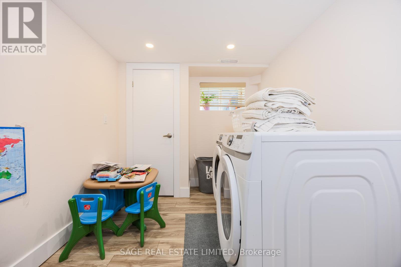 Lower Unit - 146 East 34th Street, Hamilton, Ontario  L8V 3W6 - Photo 10 - X12449522
