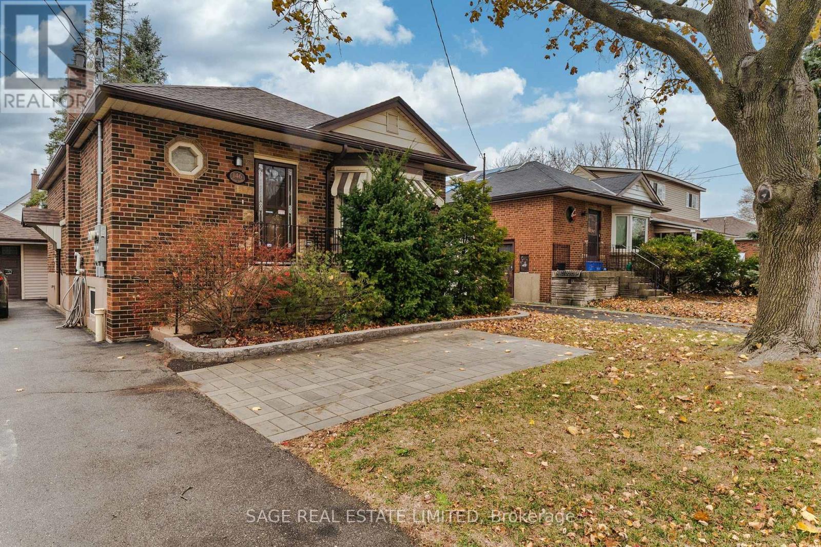 Lower Unit - 146 East 34th Street, Hamilton, Ontario  L8V 3W6 - Photo 2 - X12449522