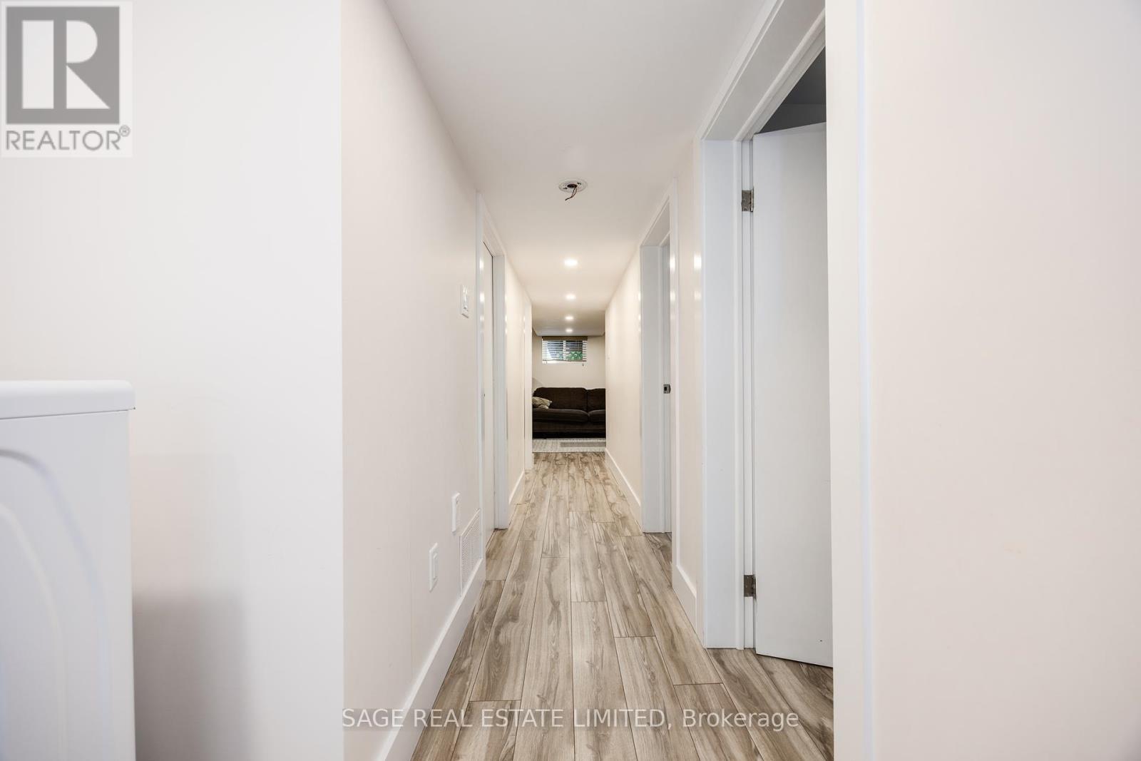 Lower Unit - 146 East 34th Street, Hamilton, Ontario  L8V 3W6 - Photo 6 - X12449522