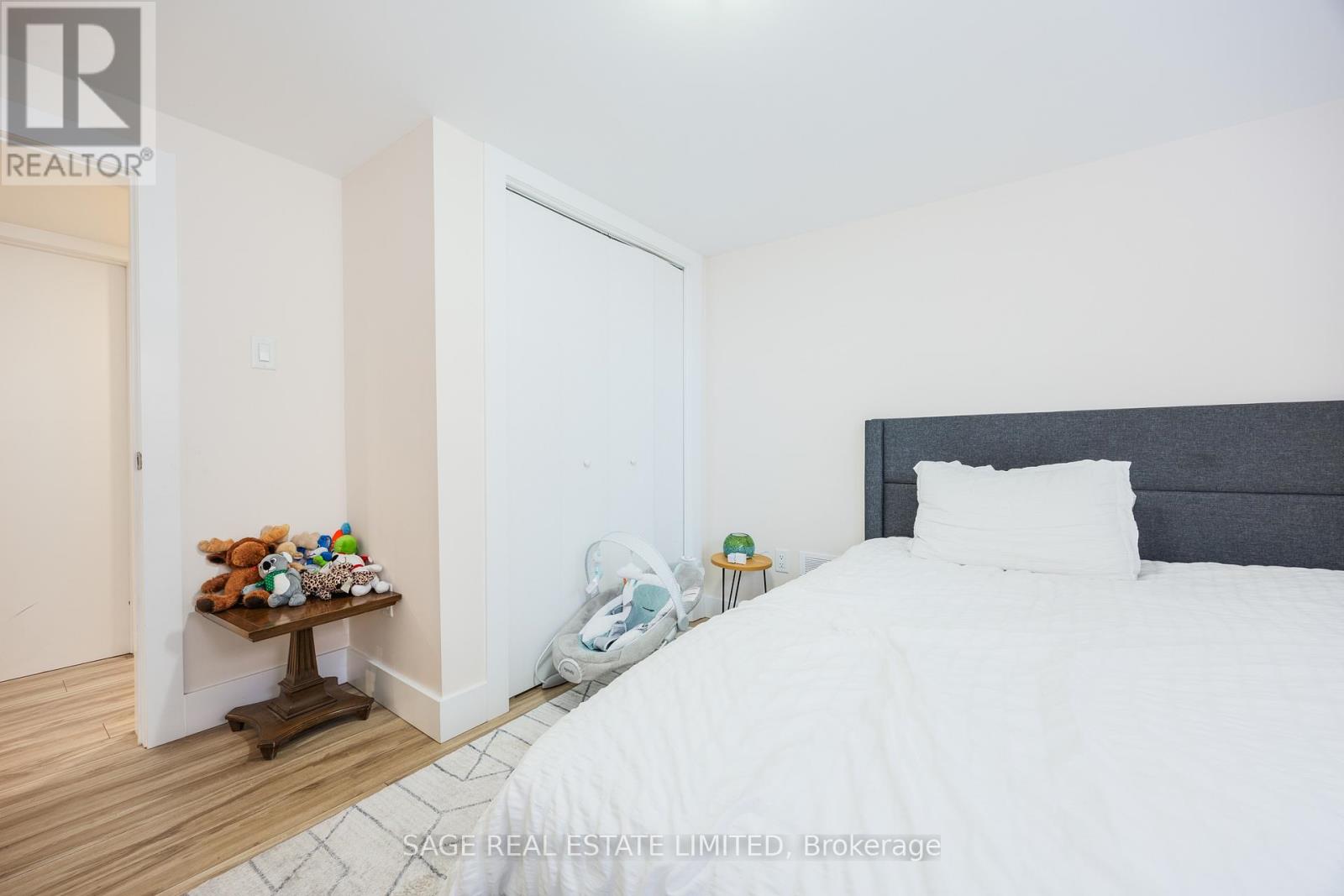 Lower Unit - 146 East 34th Street, Hamilton, Ontario  L8V 3W6 - Photo 8 - X12449522
