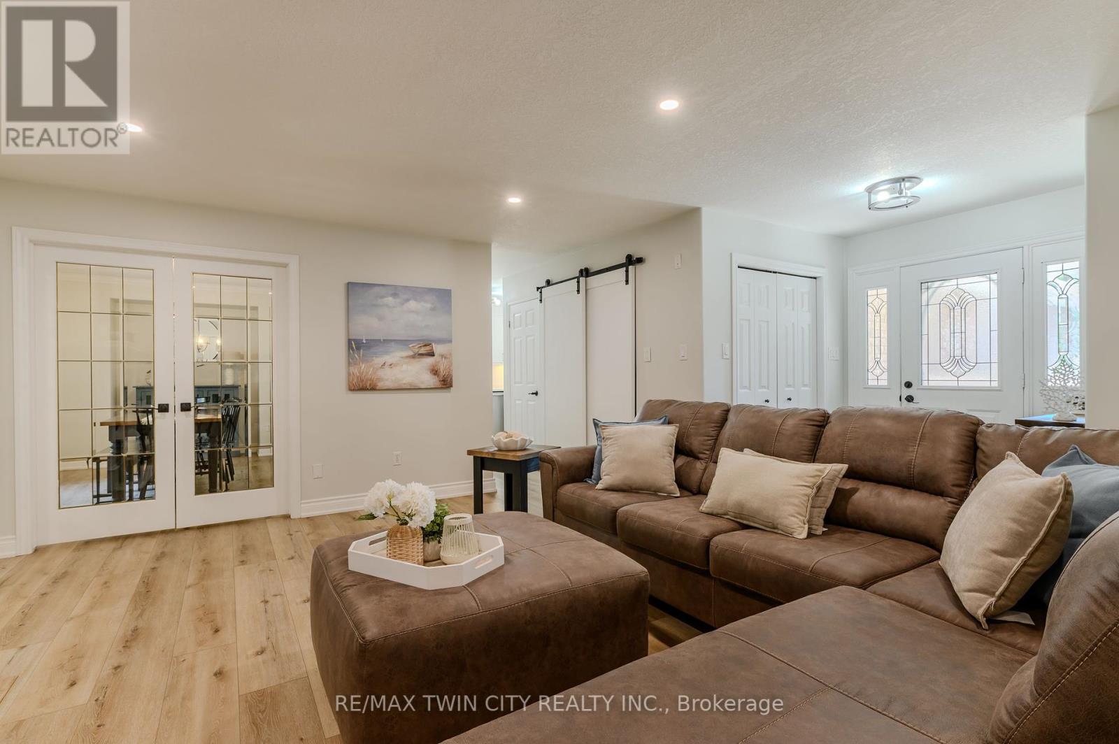 5 Newport Lane, Norfolk, Ontario  N0A 1N7 - Photo 2 - X12449532