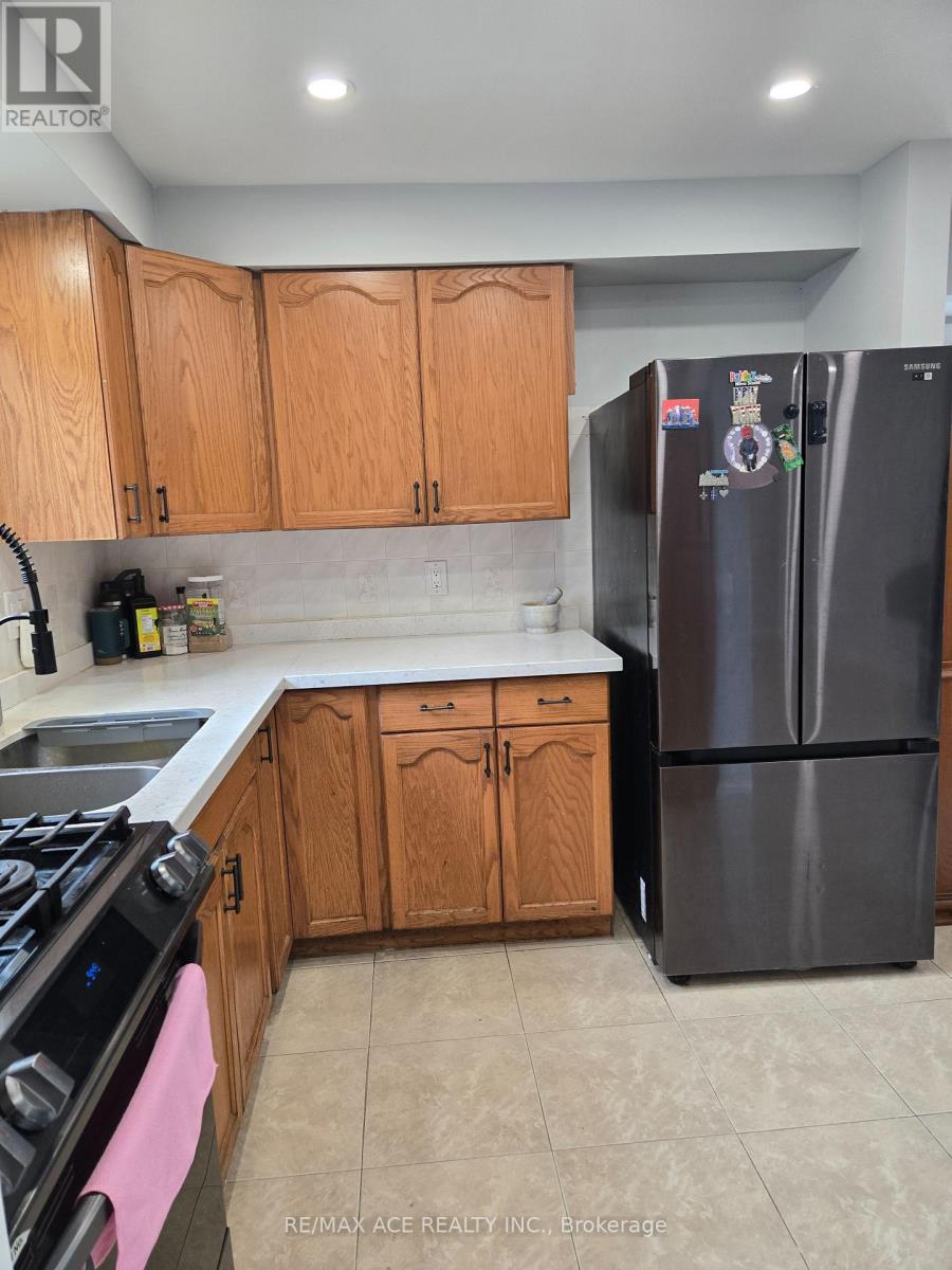 28 Bridlington Road, London South (South Y), Ontario  N6E 1X4 - Photo 11 - X12449543