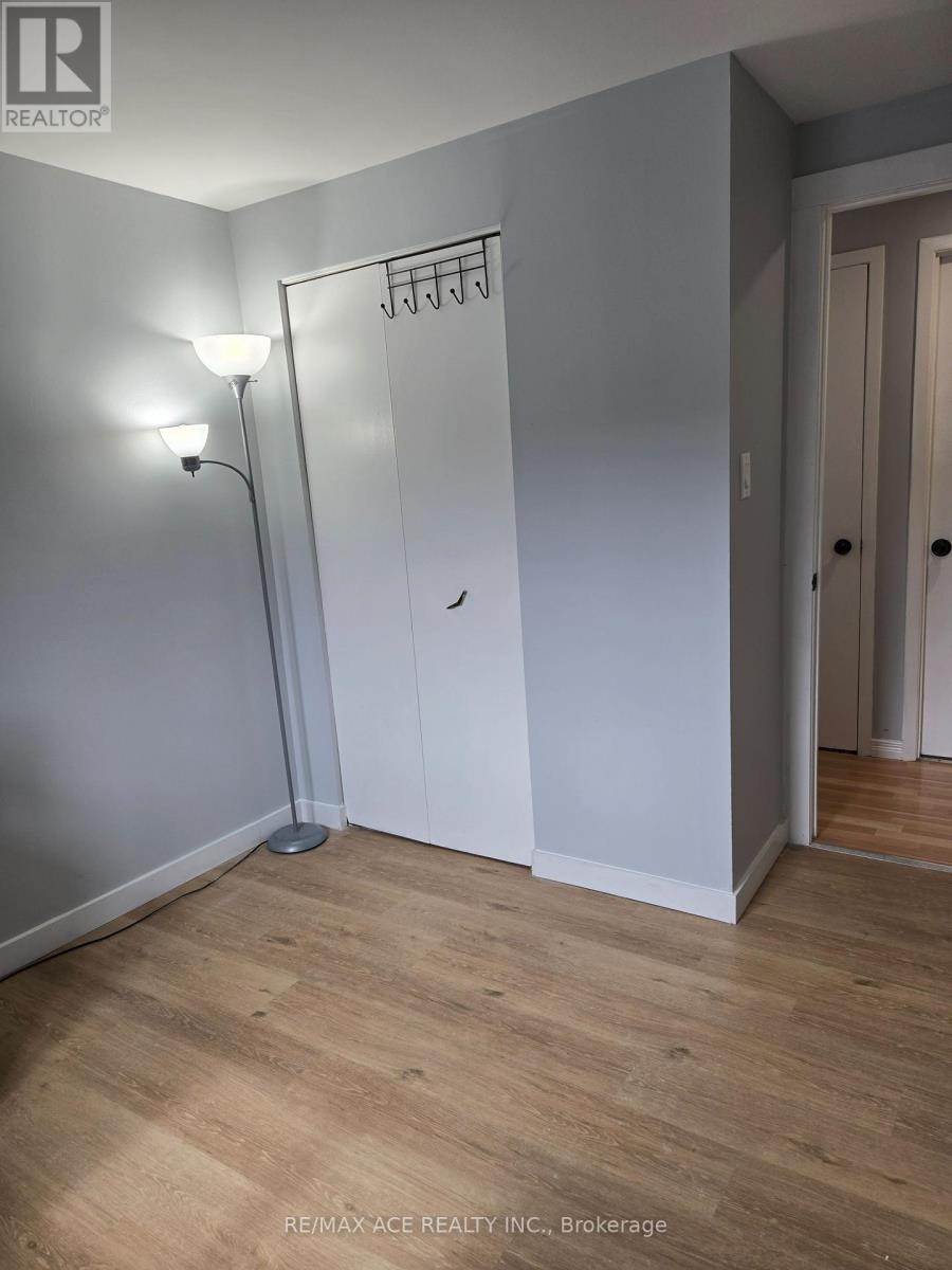28 Bridlington Road, London South (South Y), Ontario  N6E 1X4 - Photo 17 - X12449543