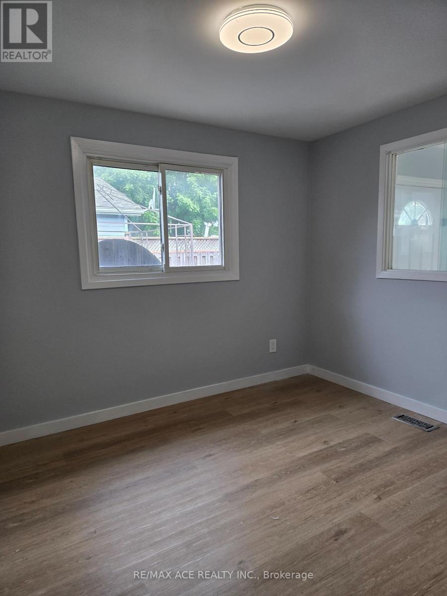 28 Bridlington Road, London South (South Y), Ontario  N6E 1X4 - Photo 18 - X12449543