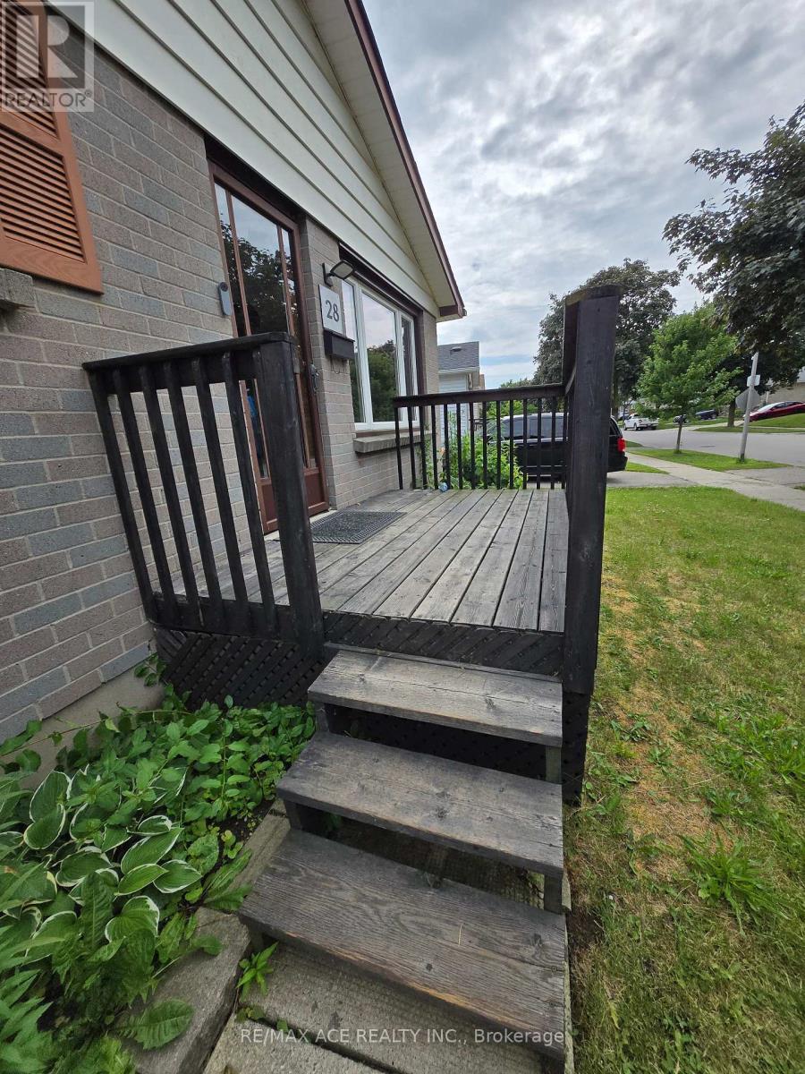 28 Bridlington Road, London South (South Y), Ontario  N6E 1X4 - Photo 6 - X12449543