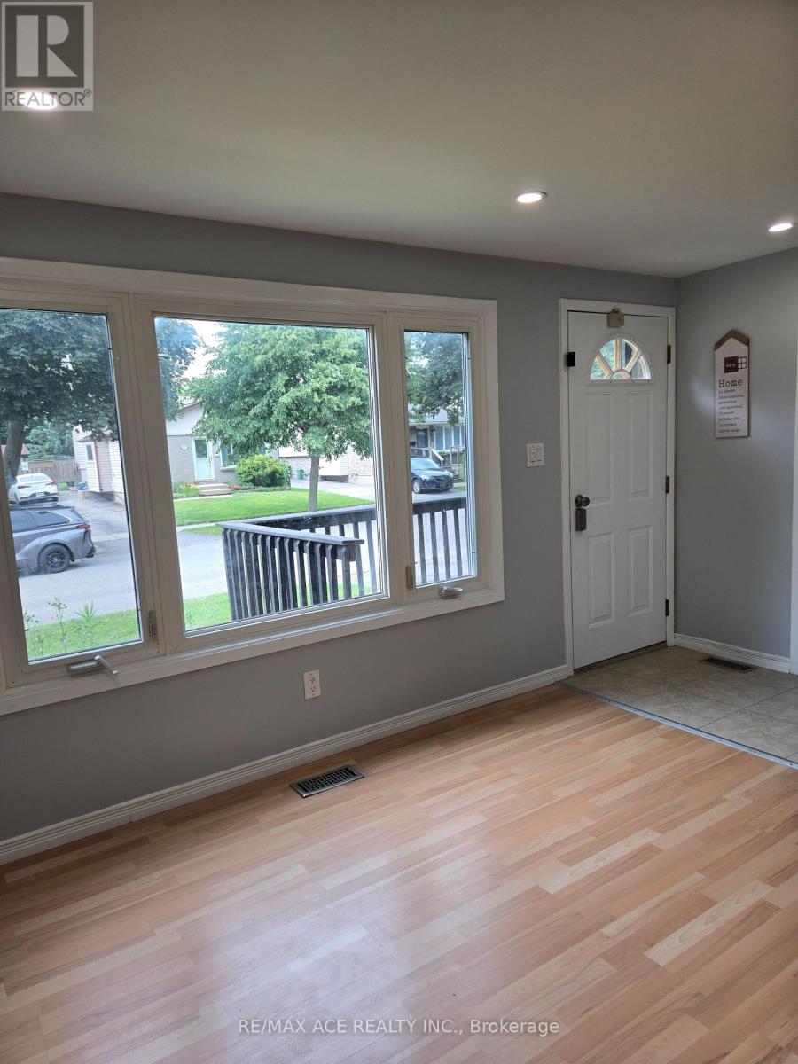 28 Bridlington Road, London South (South Y), Ontario  N6E 1X4 - Photo 8 - X12449543