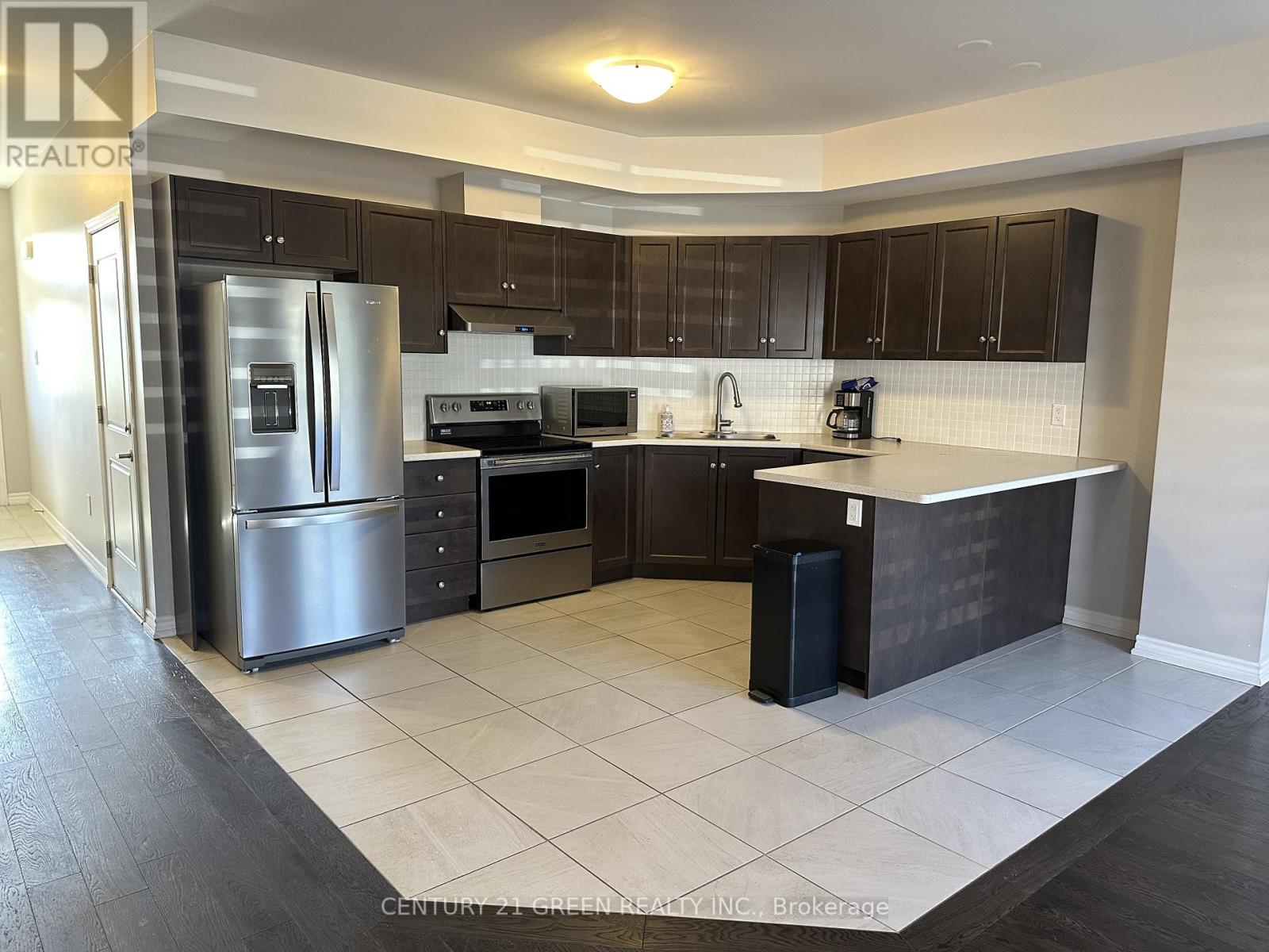 102 Jewel Street, Blue Mountains, Ontario  N0H 1J0 - Photo 10 - X12449549