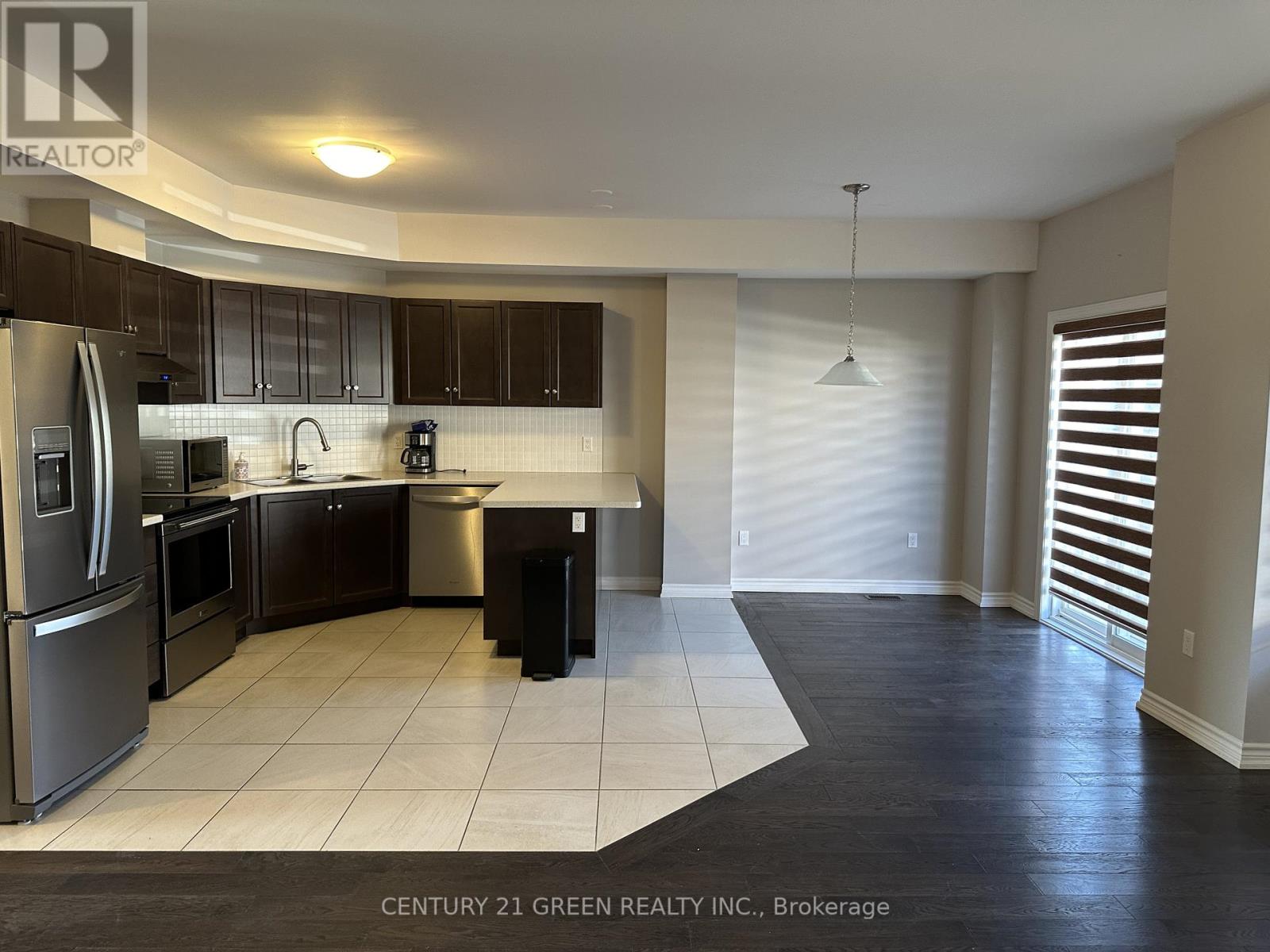 102 Jewel Street, Blue Mountains, Ontario  N0H 1J0 - Photo 11 - X12449549