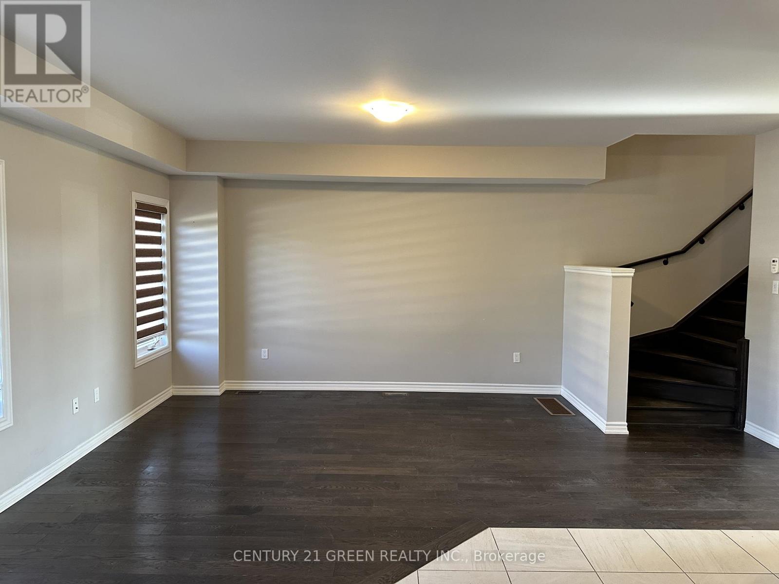 102 Jewel Street, Blue Mountains, Ontario  N0H 1J0 - Photo 12 - X12449549