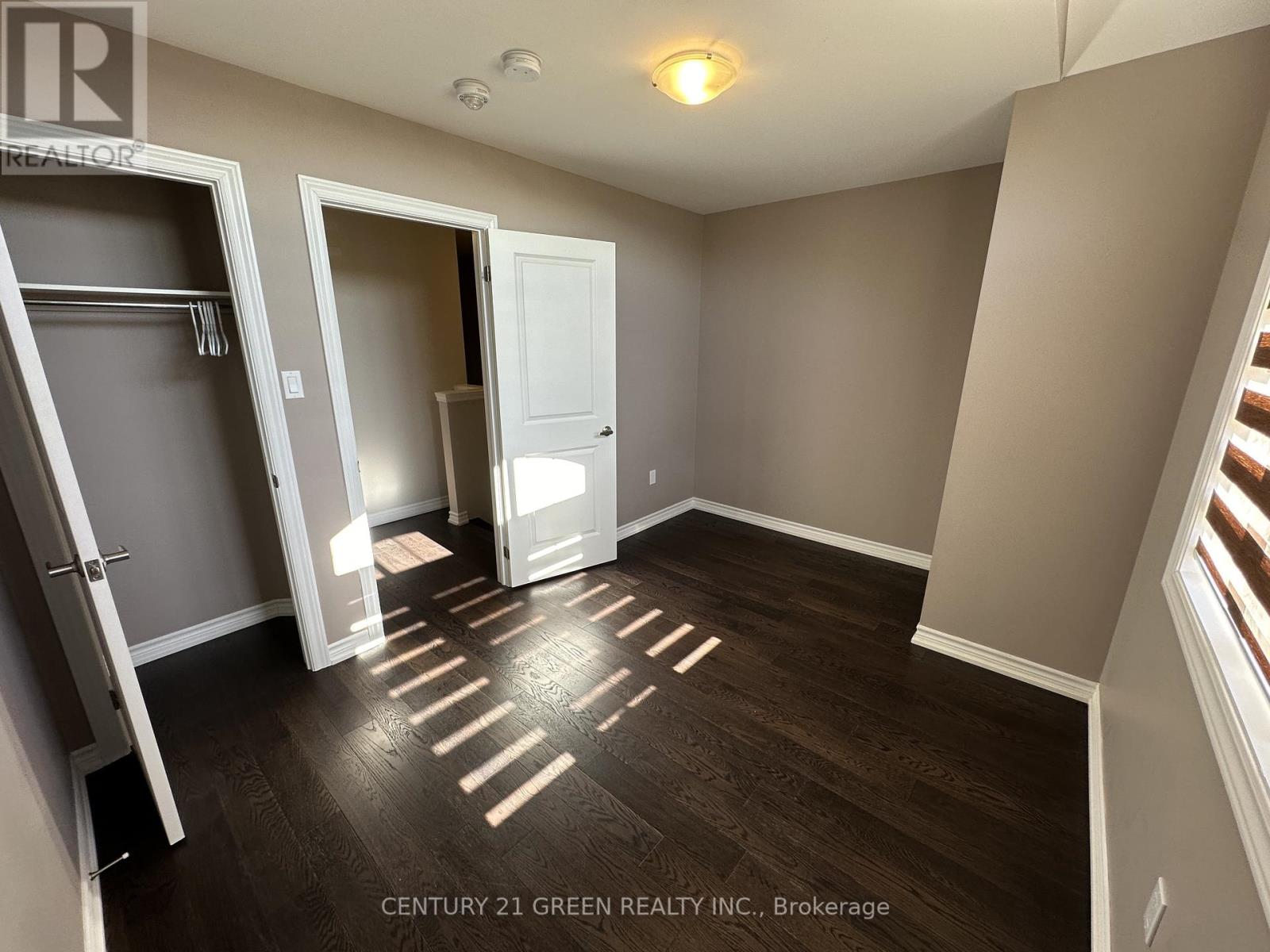 102 Jewel Street, Blue Mountains, Ontario  N0H 1J0 - Photo 14 - X12449549