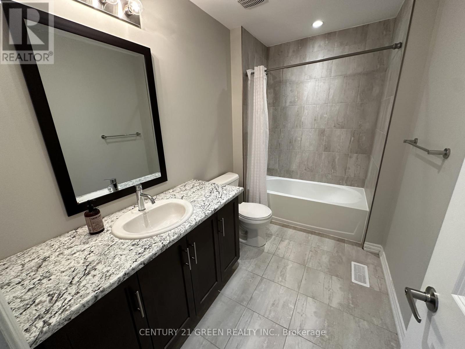 102 Jewel Street, Blue Mountains, Ontario  N0H 1J0 - Photo 17 - X12449549