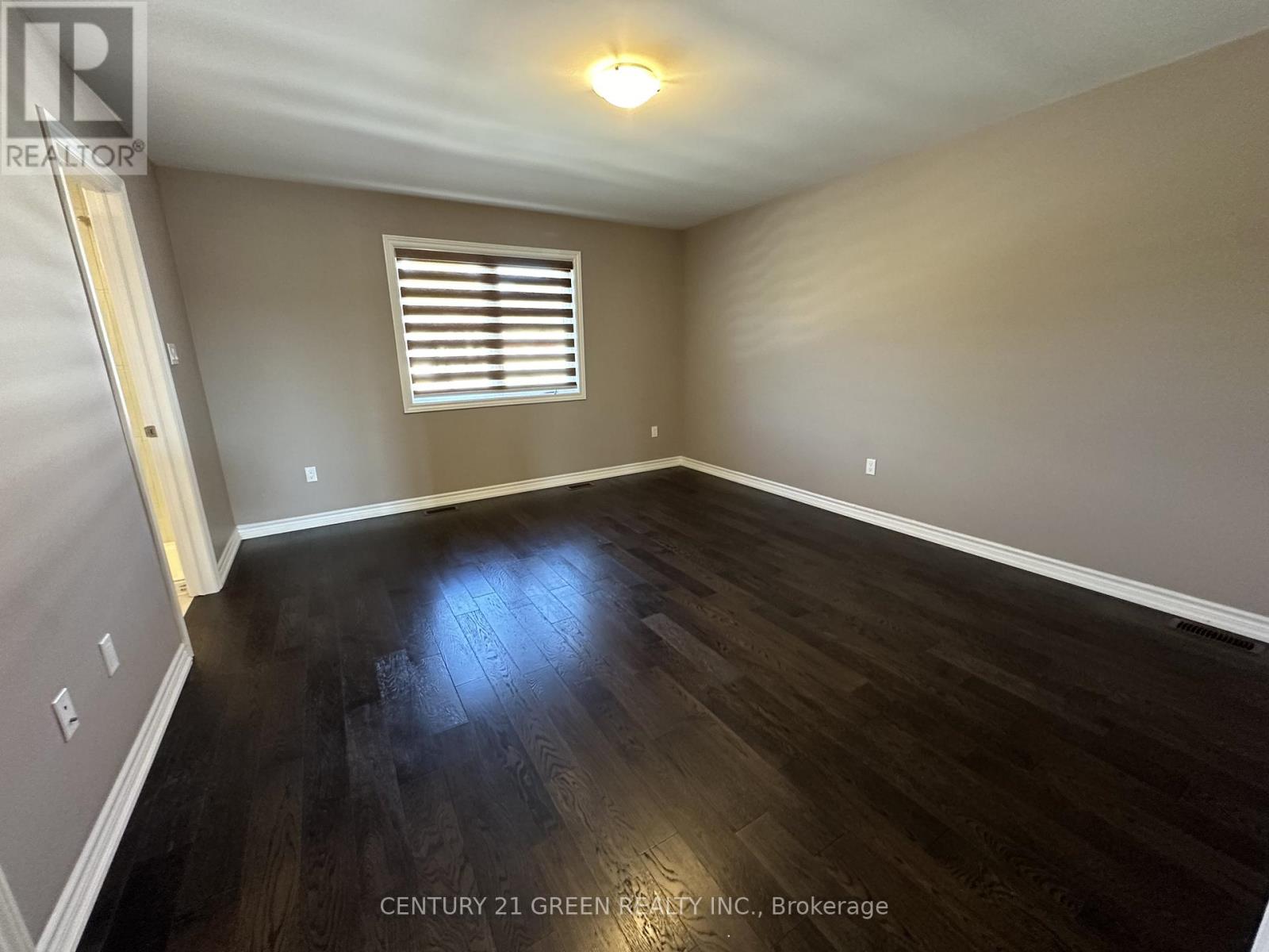 102 Jewel Street, Blue Mountains, Ontario  N0H 1J0 - Photo 18 - X12449549