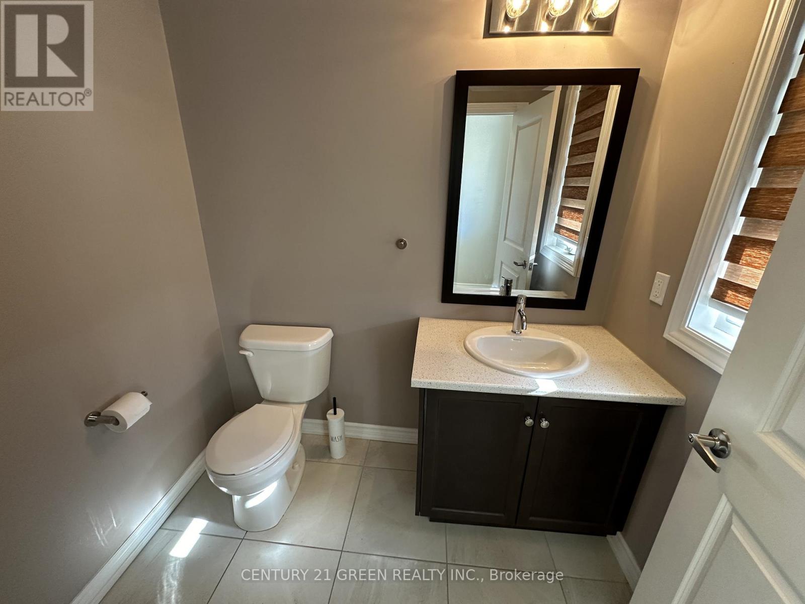 102 Jewel Street, Blue Mountains, Ontario  N0H 1J0 - Photo 2 - X12449549