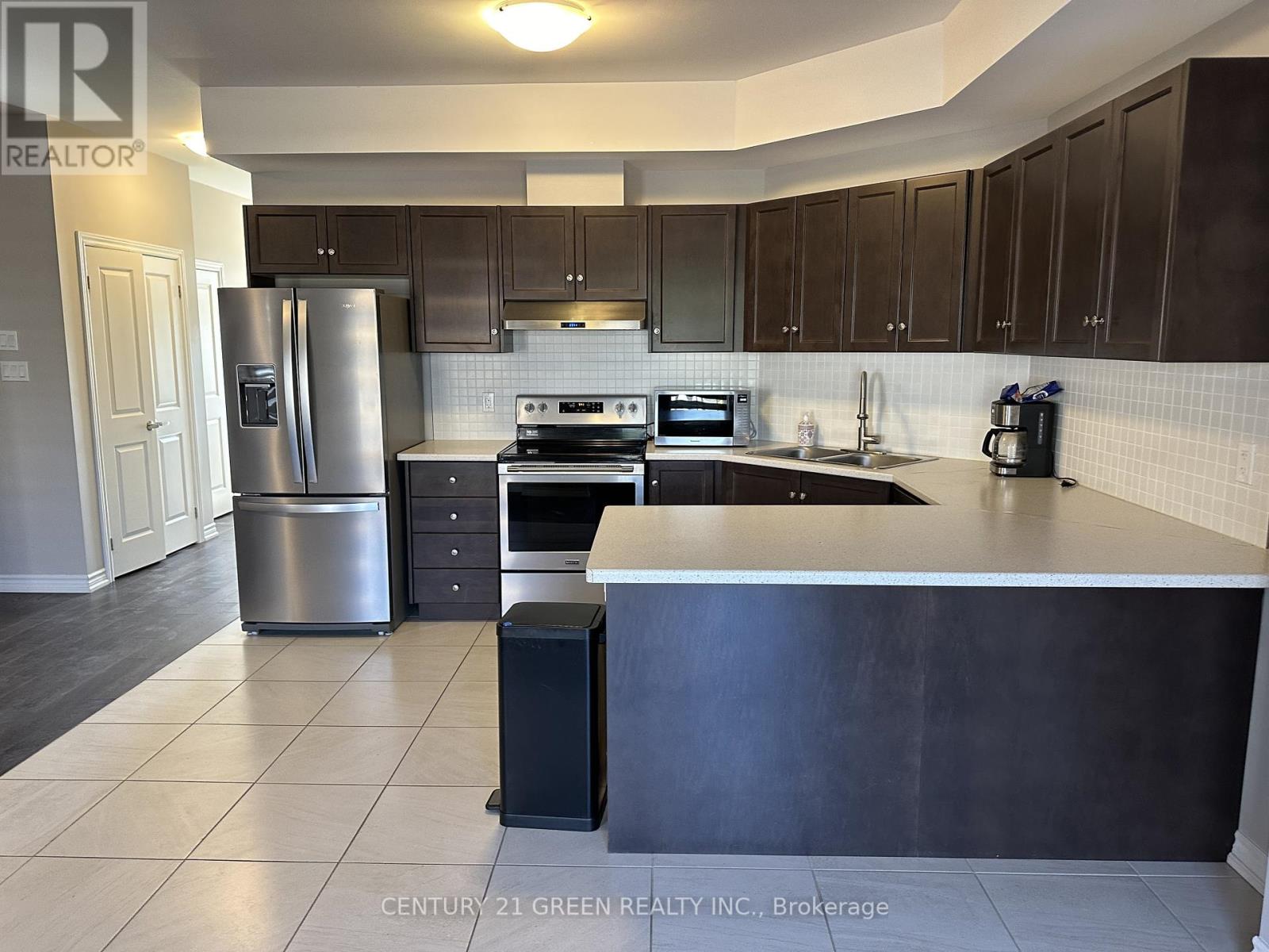 102 Jewel Street, Blue Mountains, Ontario  N0H 1J0 - Photo 7 - X12449549