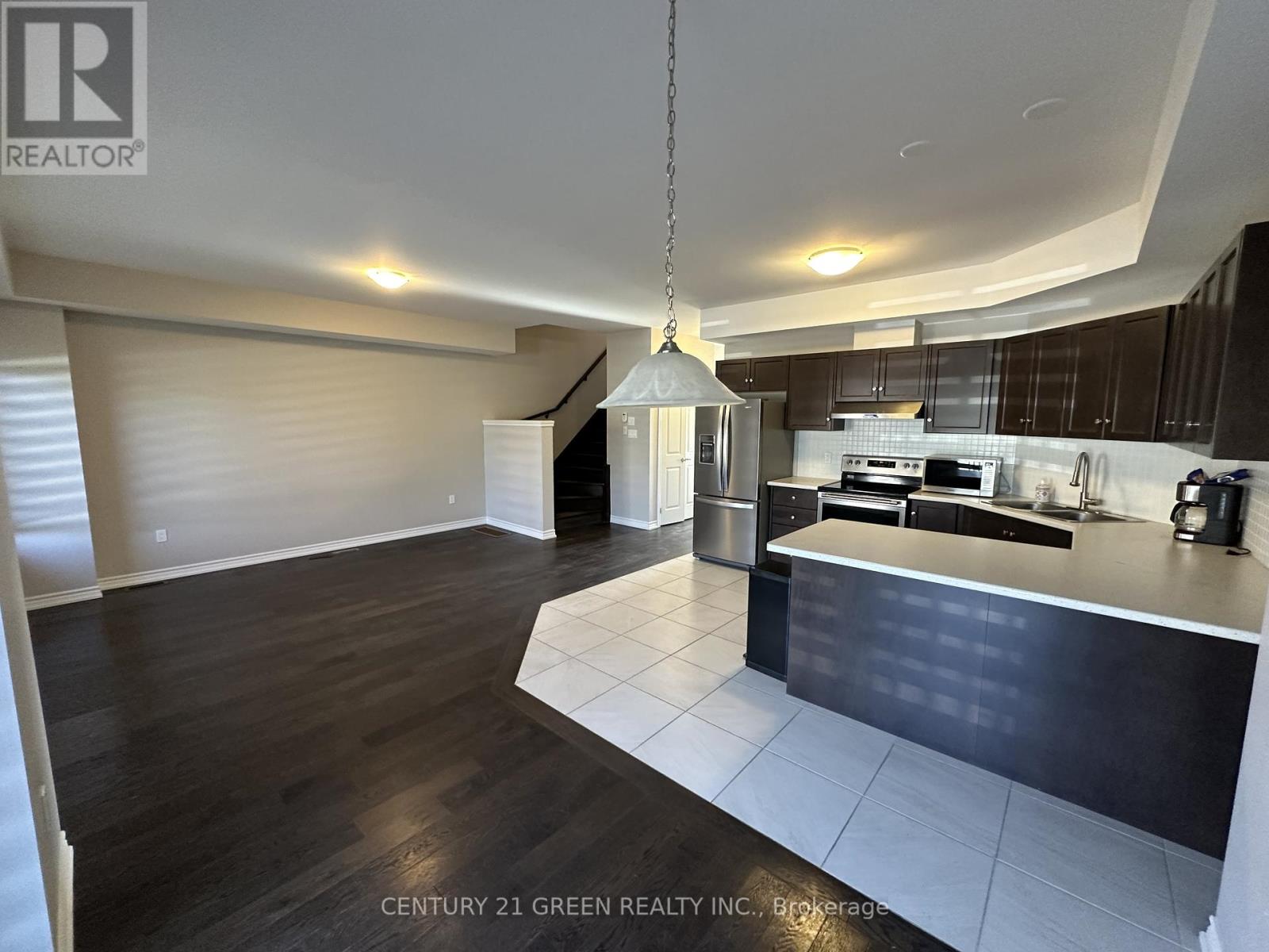 102 Jewel Street, Blue Mountains, Ontario  N0H 1J0 - Photo 8 - X12449549