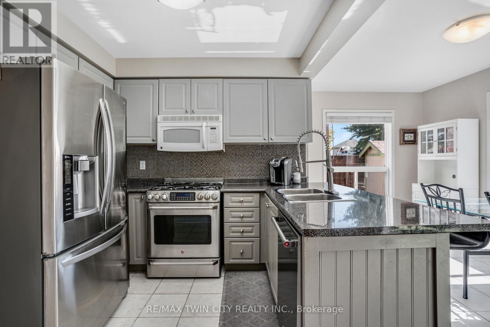 795 Saginaw Parkway, Cambridge, Ontario  N1T 1R3 - Photo 11 - X12449556