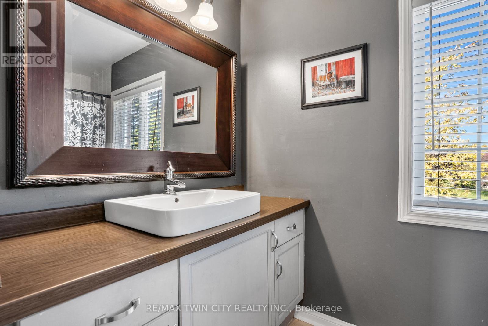 795 Saginaw Parkway, Cambridge, Ontario  N1T 1R3 - Photo 32 - X12449556