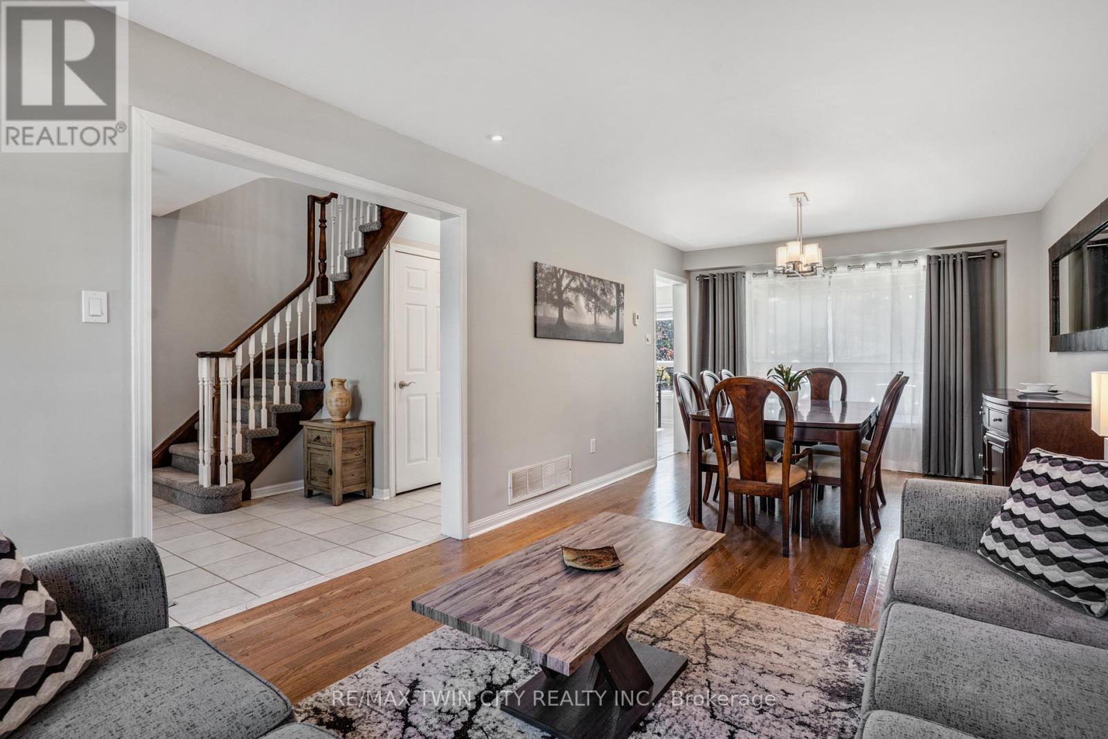 795 Saginaw Parkway, Cambridge, Ontario  N1T 1R3 - Photo 9 - X12449556