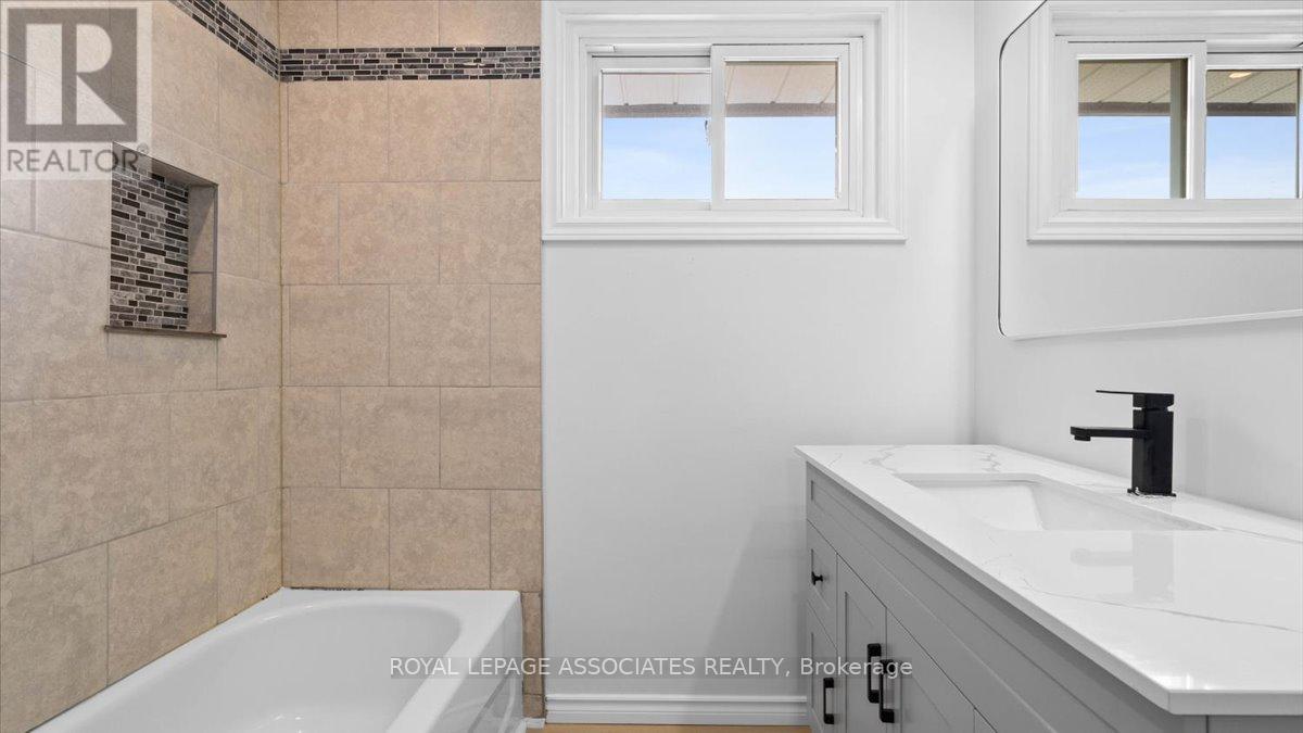 27 Janlyn Crescent, Belleville (Belleville Ward), Ontario  K8N 1L1 - Photo 13 - X12449565