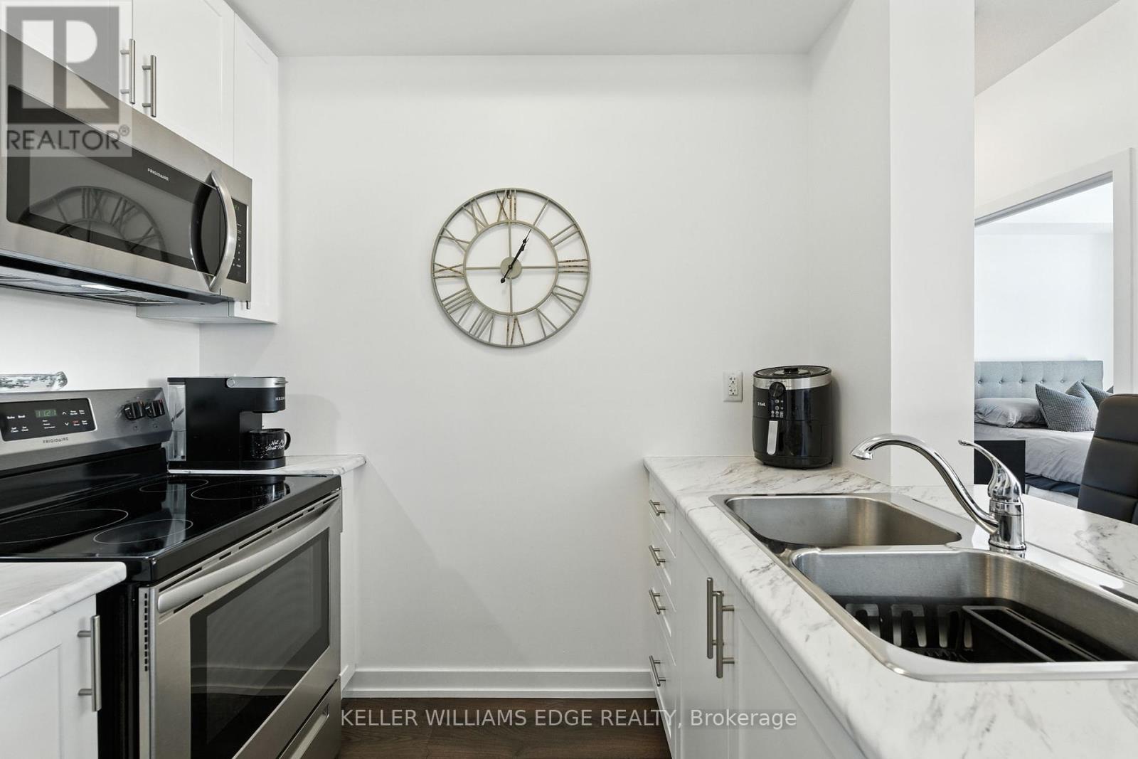 338 - 125 Shoreview Place, Hamilton (Lakeshore), Ontario  L8E 6G4 - Photo 12 - X12449567