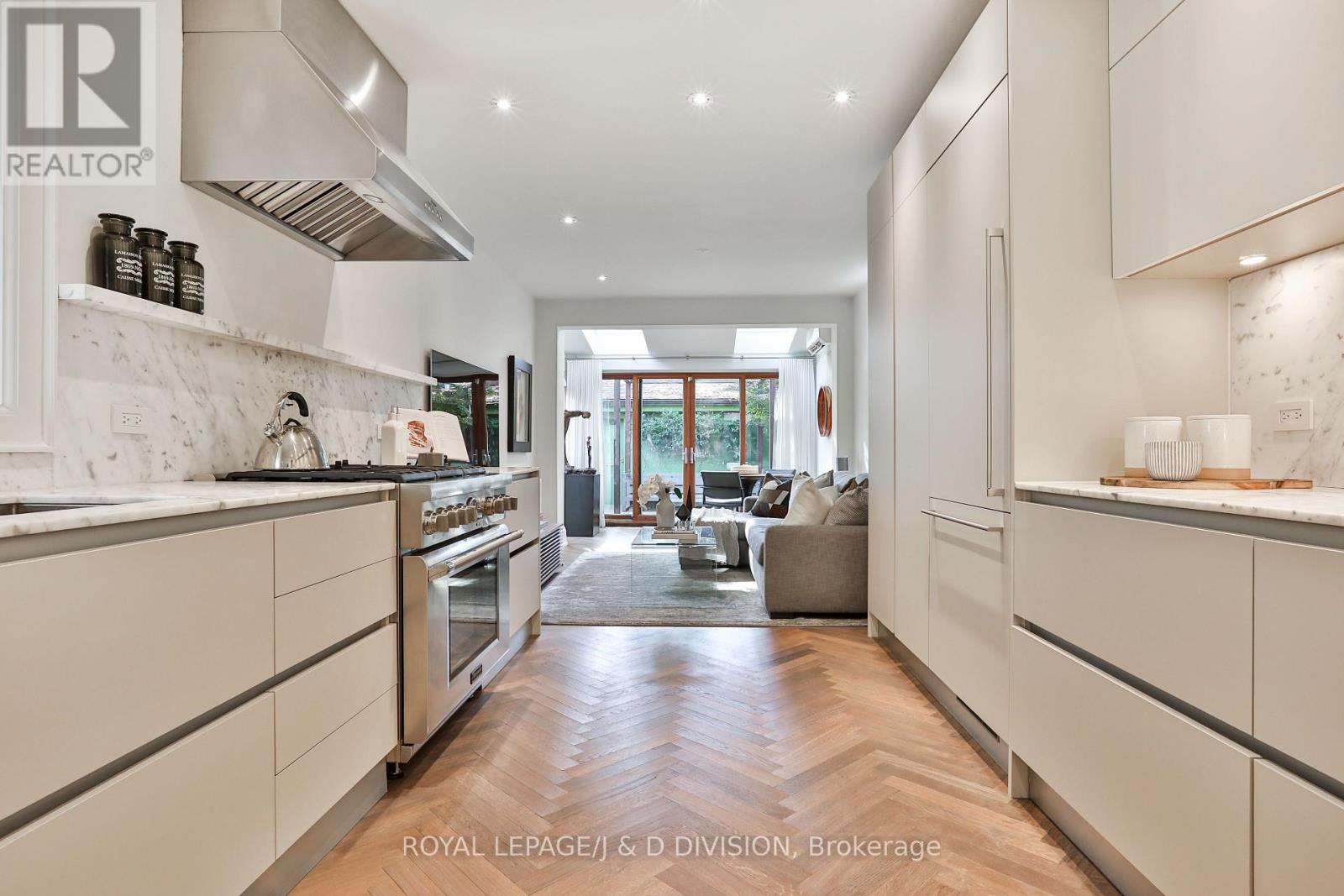 69 Sullivan Street, Toronto, Ontario  M5T 1C2 - Photo 12 - C12449603