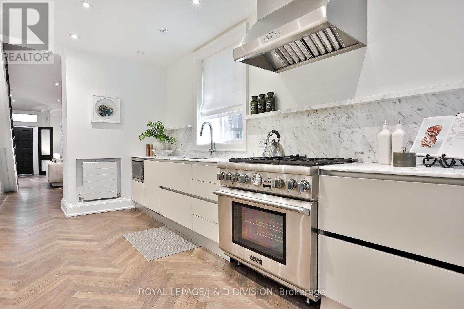 69 Sullivan Street, Toronto, Ontario  M5T 1C2 - Photo 16 - C12449603
