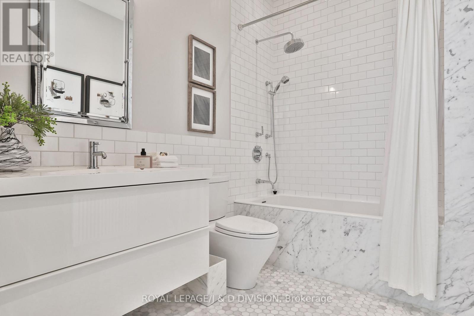 69 Sullivan Street, Toronto, Ontario  M5T 1C2 - Photo 28 - C12449603
