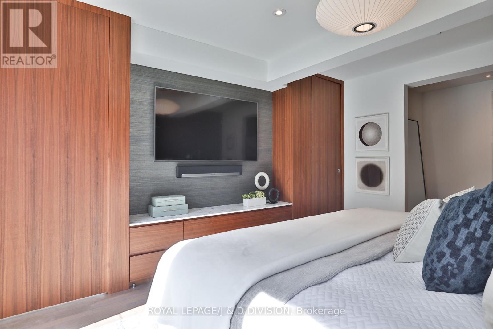 69 Sullivan Street, Toronto, Ontario  M5T 1C2 - Photo 32 - C12449603