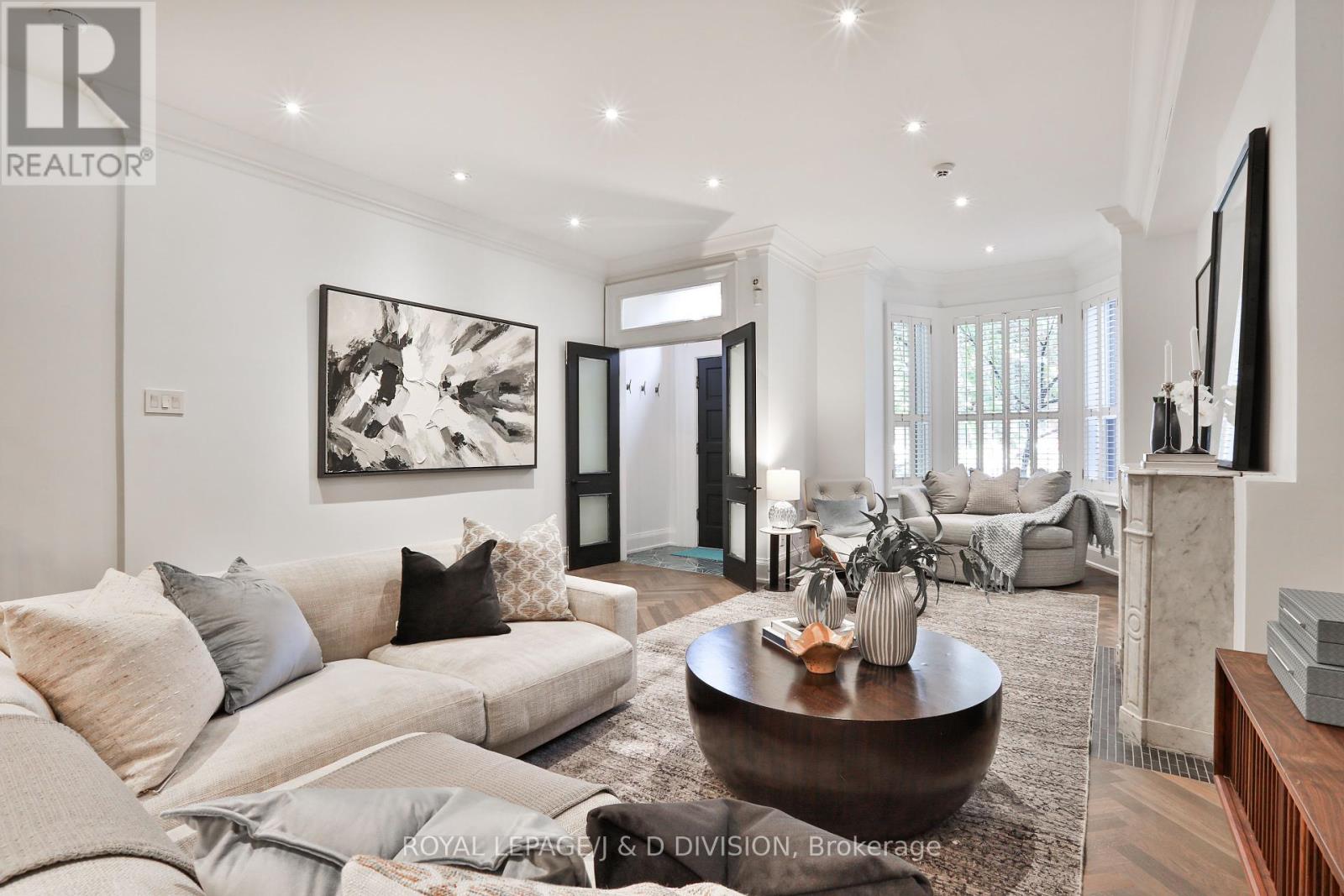 69 Sullivan Street, Toronto, Ontario  M5T 1C2 - Photo 8 - C12449603