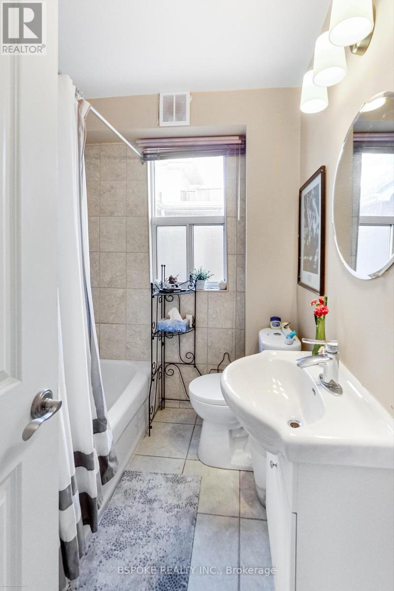 641 Ossington Avenue, Toronto, Ontario  M6G 3T6 - Photo 17 - C12449762