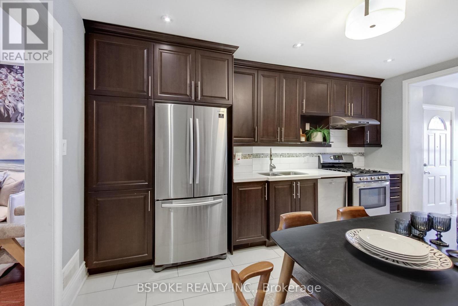 641 Ossington Avenue, Toronto, Ontario  M6G 3T6 - Photo 9 - C12449762