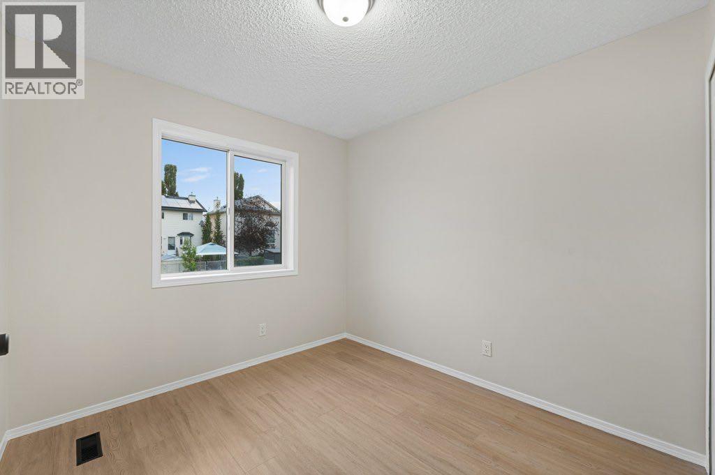 74 Anaheim Circle Ne, Calgary, Alberta  T1Y 7E1 - Photo 13 - A2259038