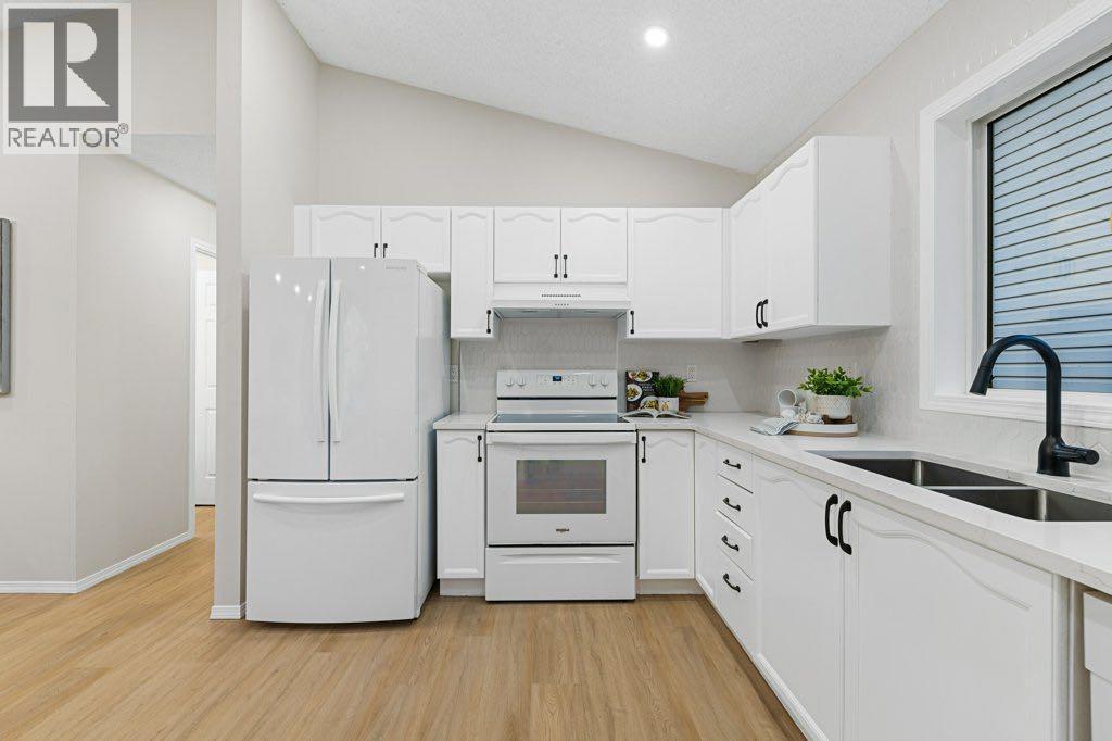 74 Anaheim Circle Ne, Calgary, Alberta  T1Y 7E1 - Photo 8 - A2259038