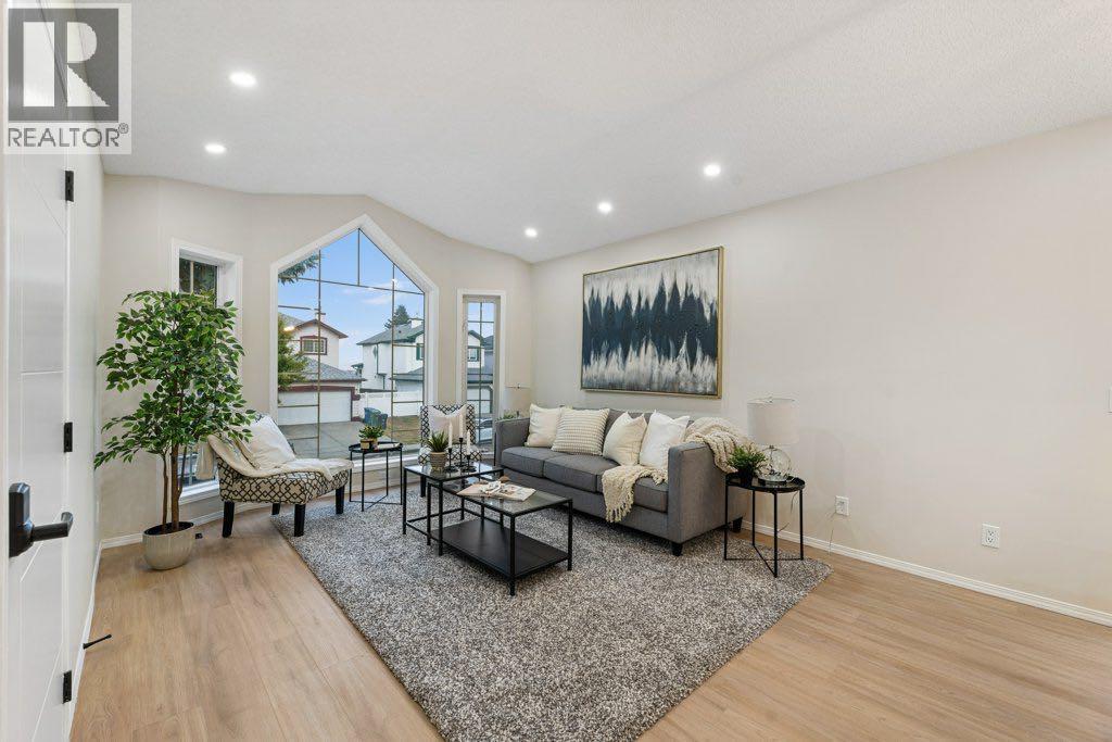 74 Anaheim Circle Ne, Calgary, Alberta  T1Y 7E1 - Photo 4 - A2259038