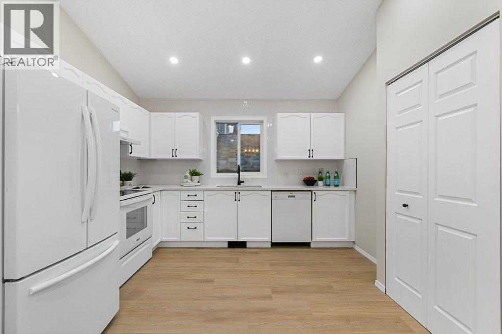 74 Anaheim Circle Ne, Calgary, Alberta  T1Y 7E1 - Photo 7 - A2259038