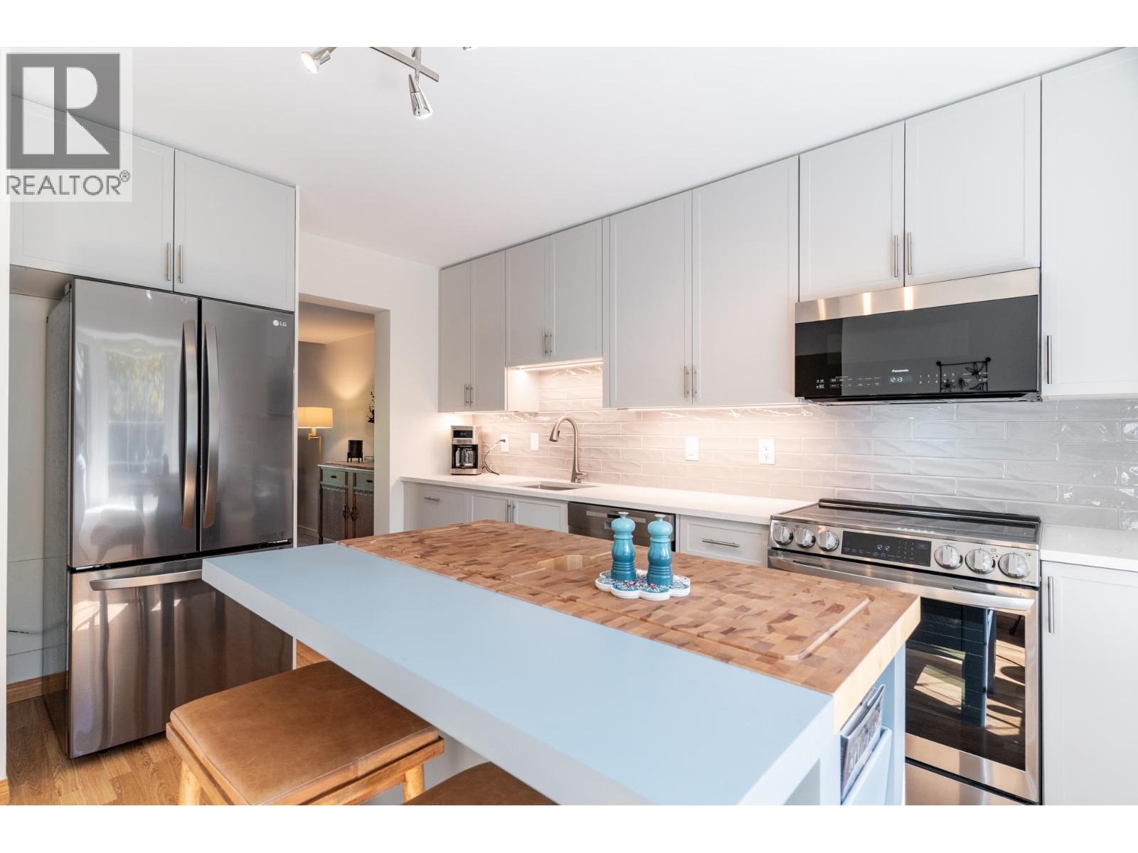 41 8111 SAUNDERS ROAD, Richmond, British Columbia
