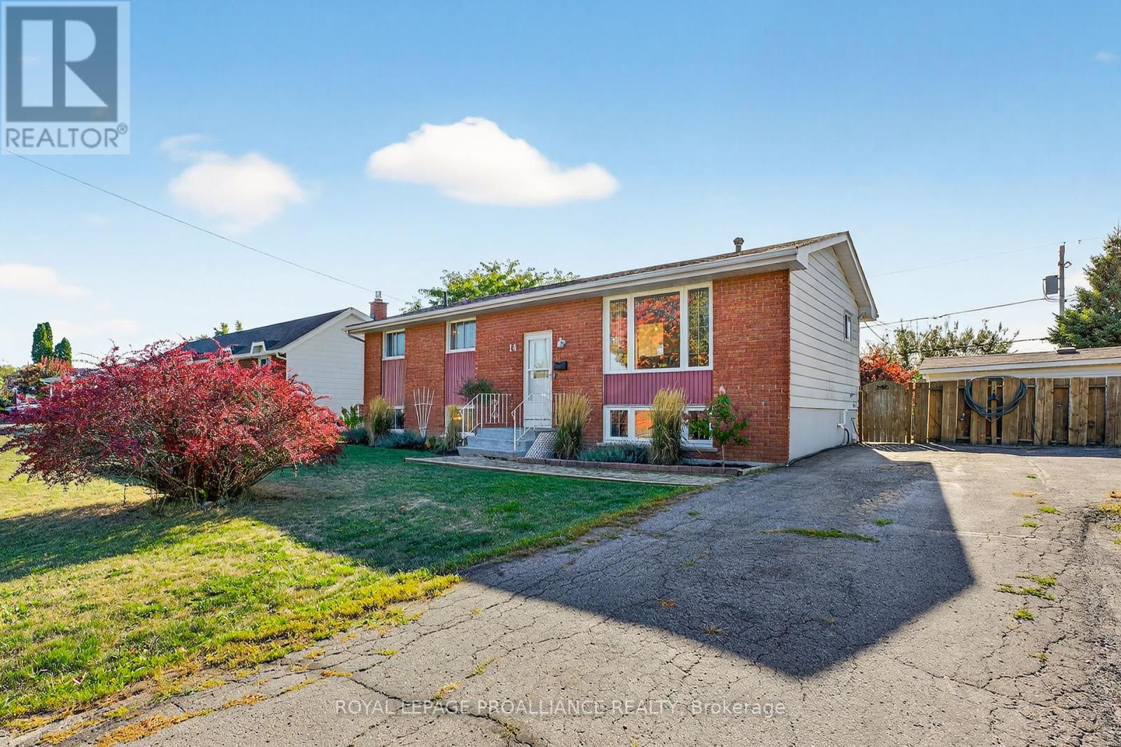 14 Chesterfield Drive, Loyalist, Ontario  K7N 1M2 - Photo 1 - X12449777