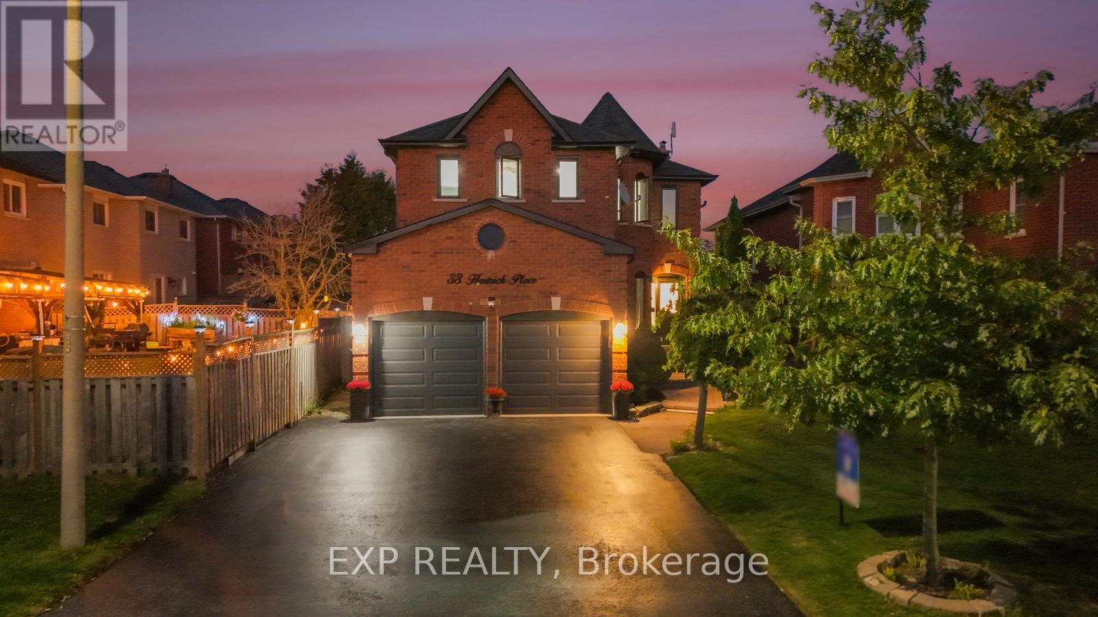 33 Hartrick Place, Whitby, Ontario  L1R 2C2 - Photo 1 - E12449594