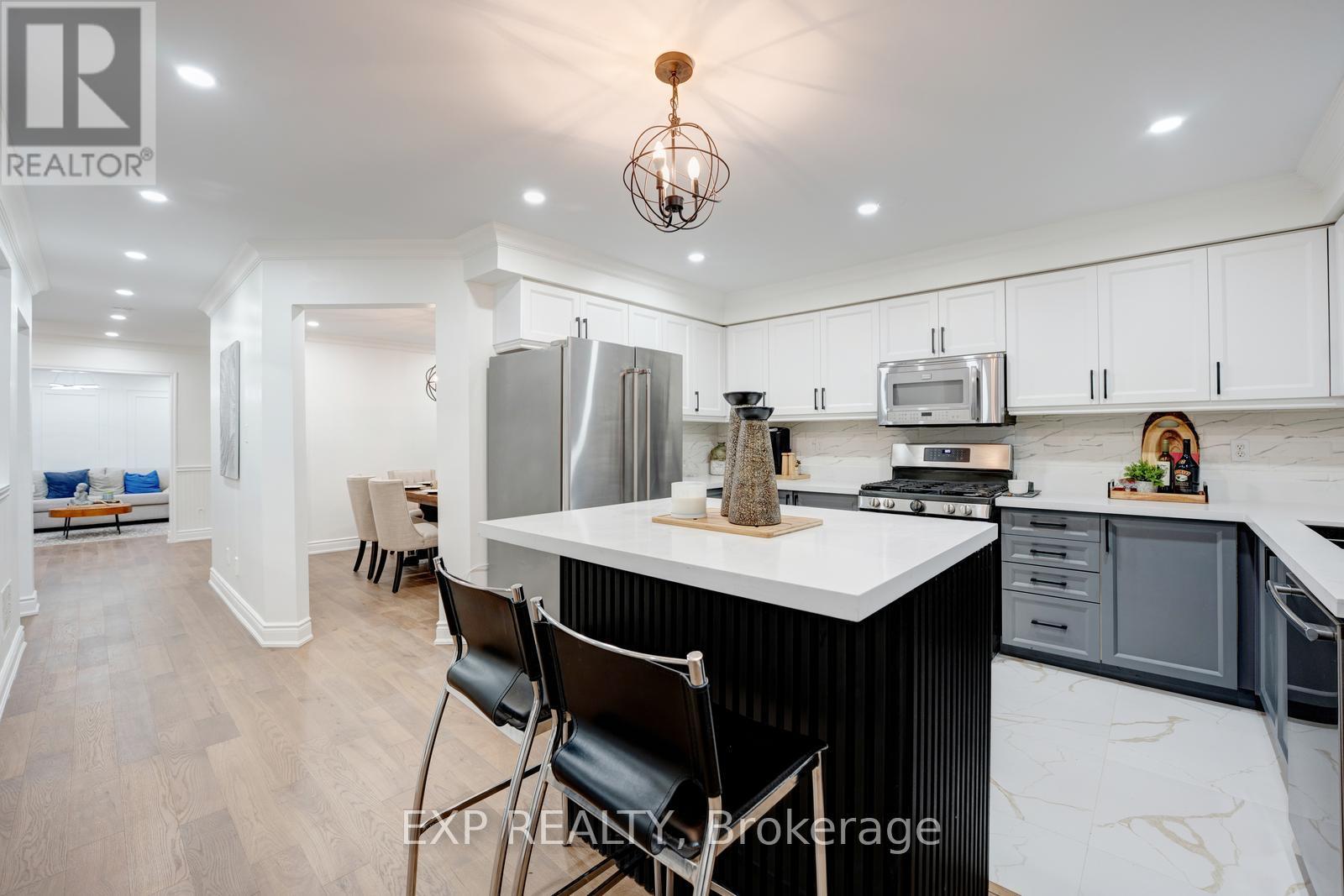 33 Hartrick Place, Whitby, Ontario  L1R 2C2 - Photo 12 - E12449594