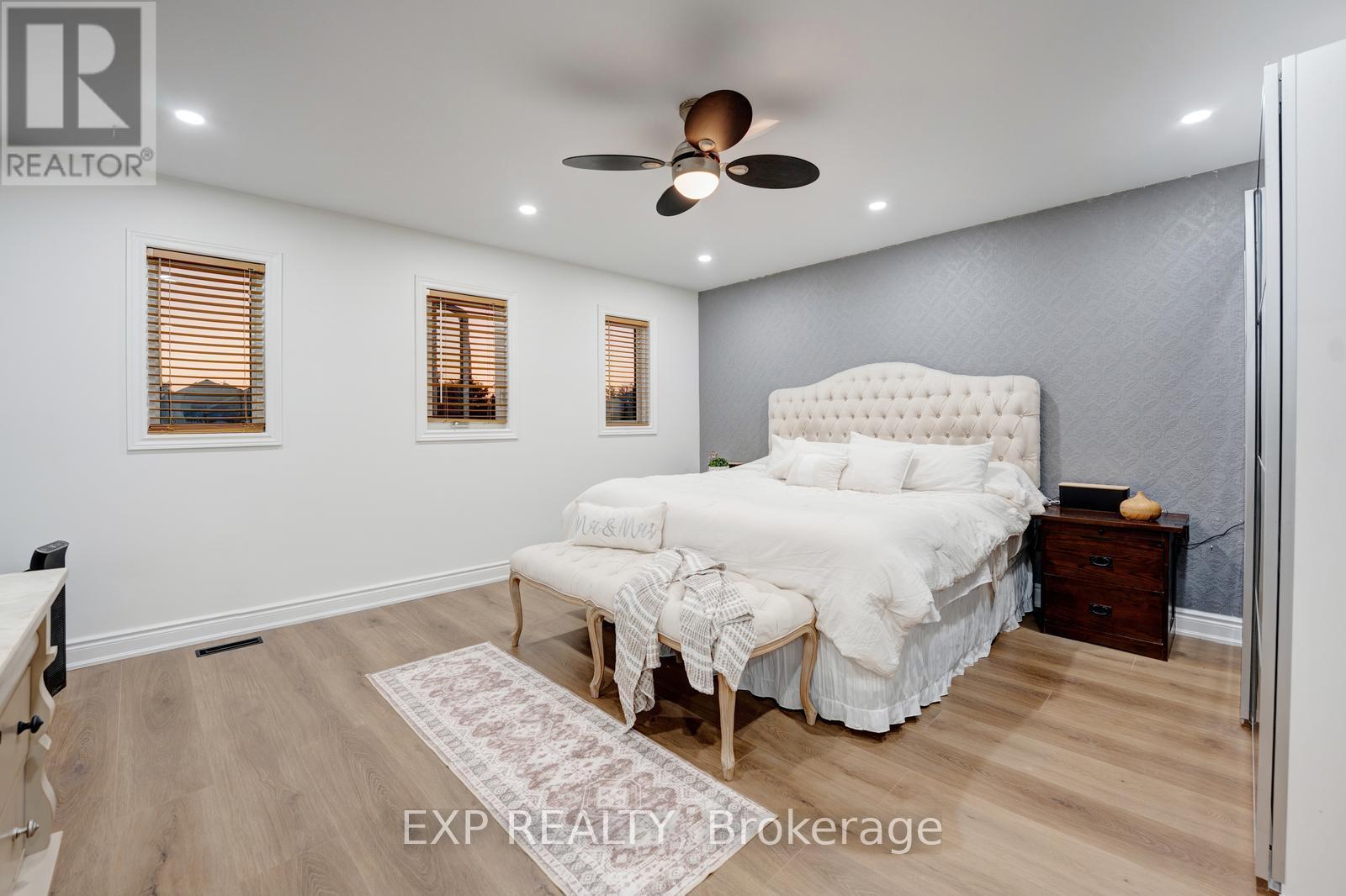 33 Hartrick Place, Whitby, Ontario  L1R 2C2 - Photo 18 - E12449594